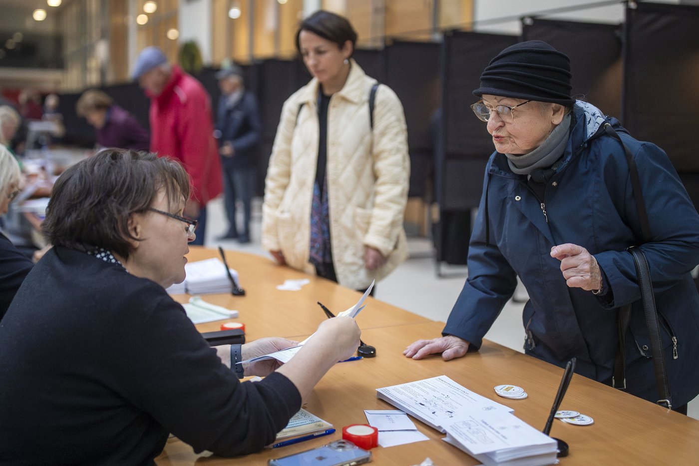 Lithuanians vote in parliamentary election with many looking for change despite a strong economy | iNFOnews.ca Lithuanians vote in parliamentary election with many looking for change despite a strong economy | iNFOnews.ca