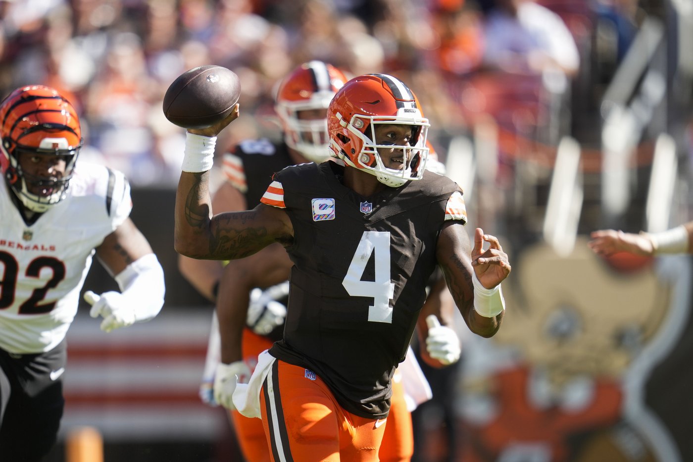 Browns QB Watson suffers likely season-ending Achilles injury. Teammates upset some fans cheered | iNFOnews.ca Browns QB Watson suffers likely season-ending Achilles injury. Teammates upset some fans cheered | iNFOnews.ca