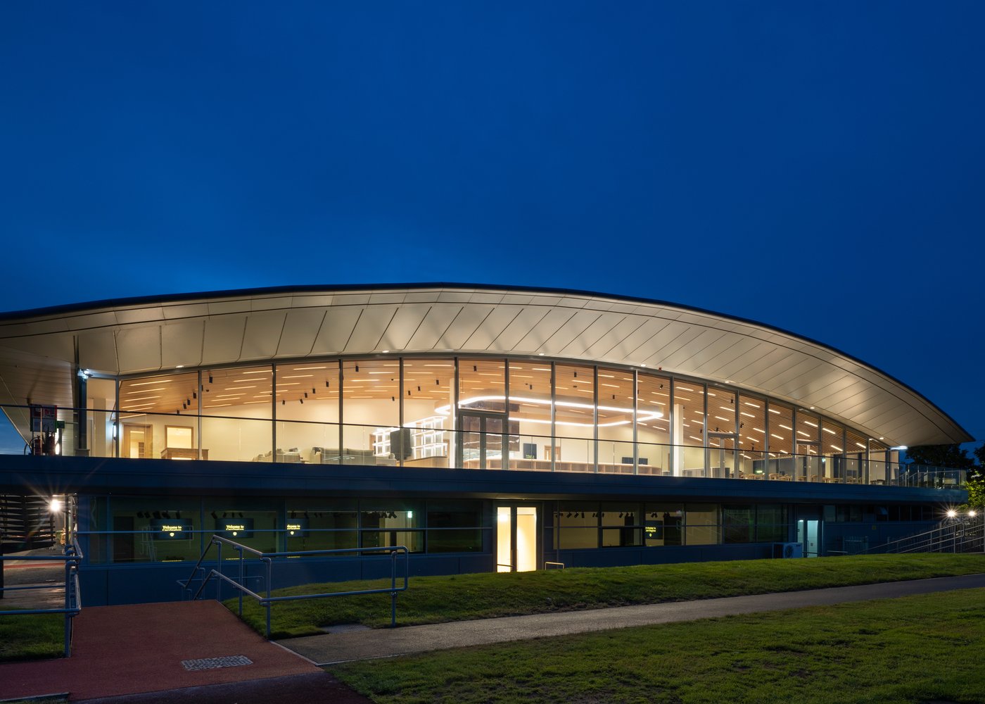 Man United unveils state-of-the-art training base it hopes will return it to soccer's elite | iNFOnews.ca