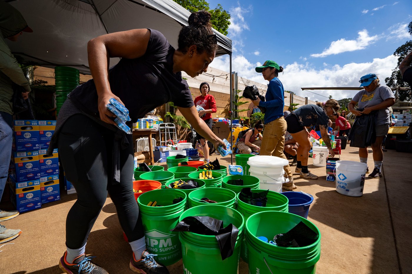 Hawaii digs out from another round of flooding after a surprise downpour, in photos | iNhome