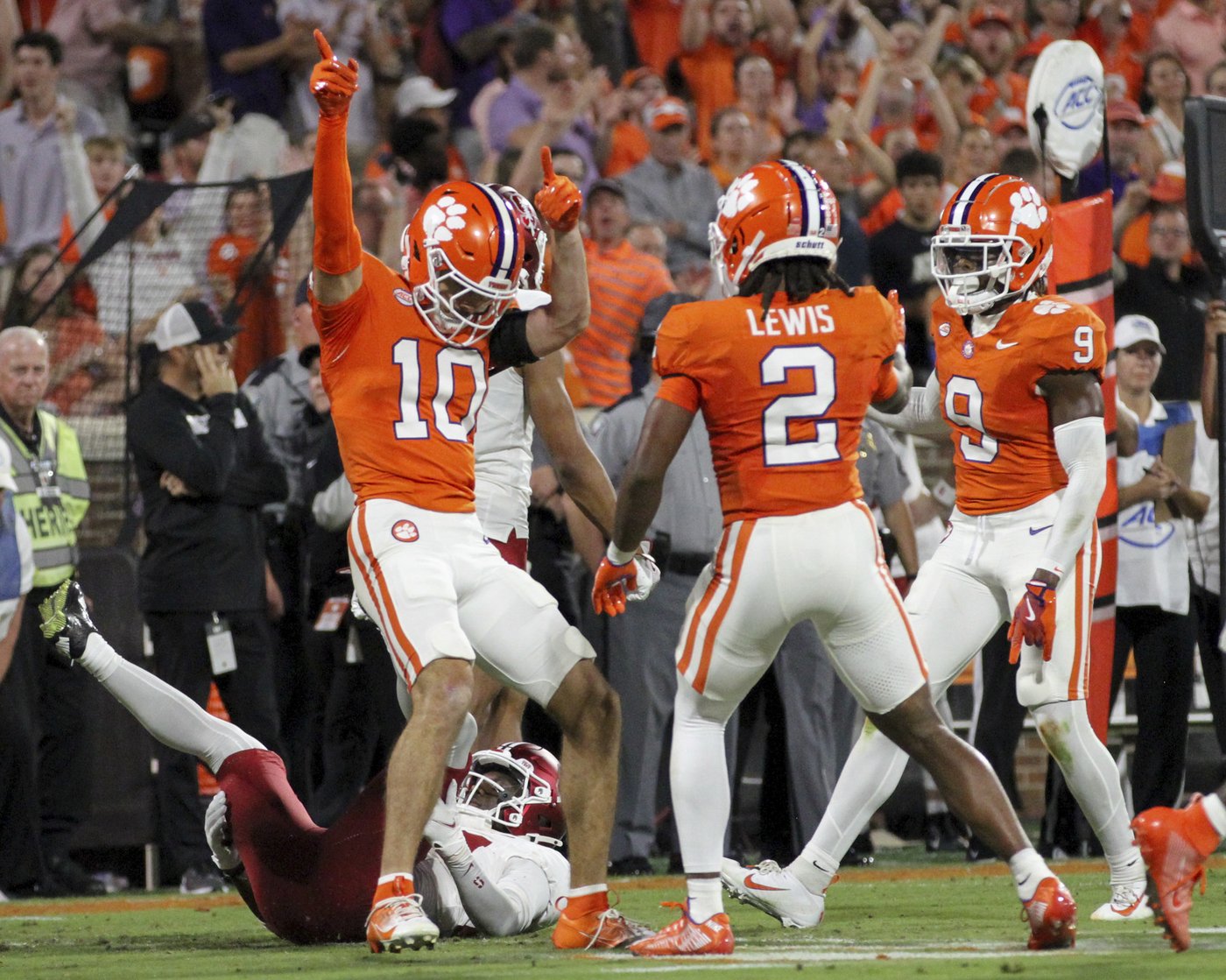 Defense for No. 15 Clemson not playing up to team's usual standards | iNFOnews.ca Defense for No. 15 Clemson not playing up to team's usual standards | iNFOnews.ca