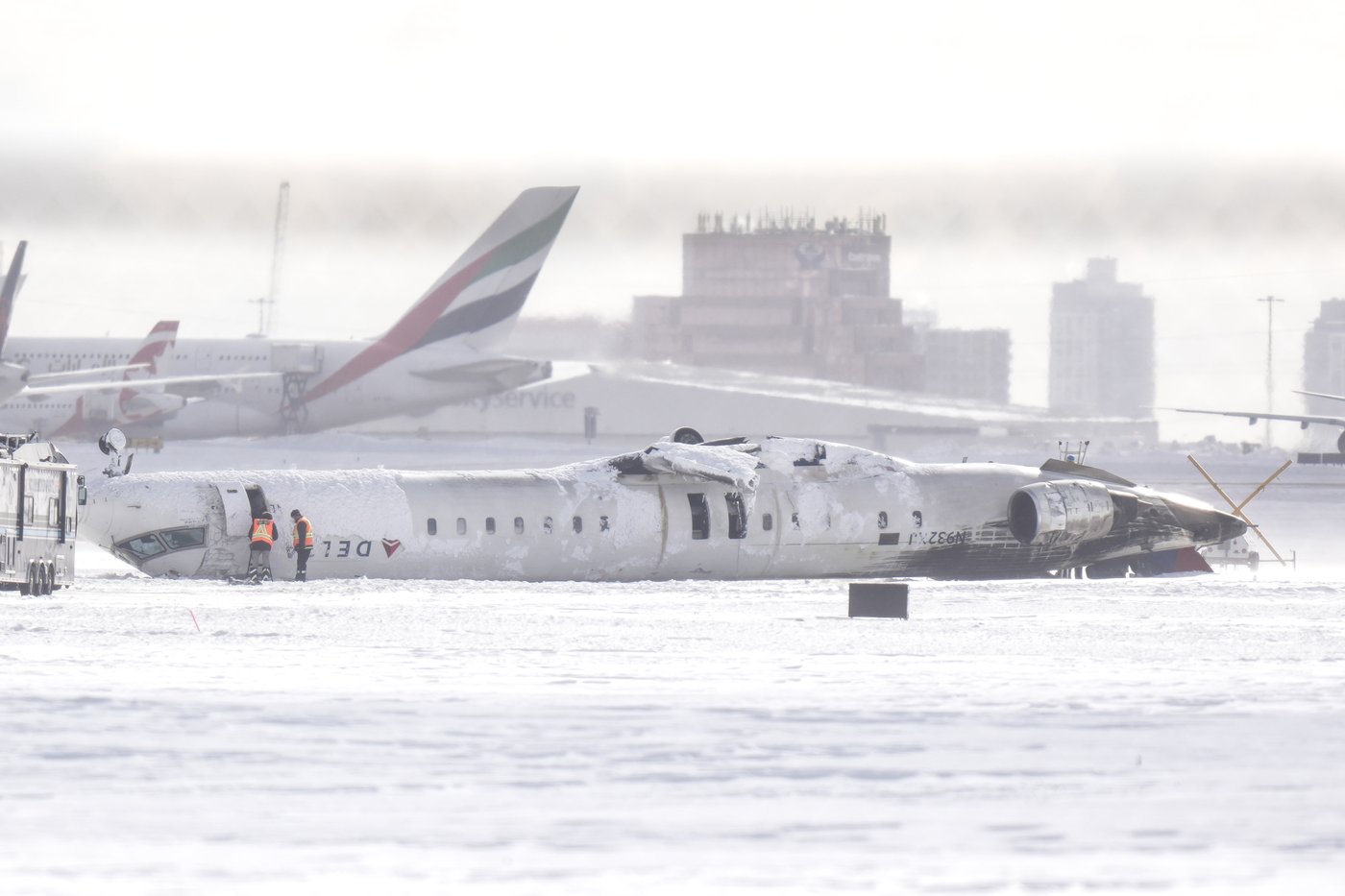 Experts say early report suggests Delta plane descended too fast before Toronto crash | iNFOnews.ca Experts say early report suggests Delta plane descended too fast before Toronto crash | iNFOnews.ca