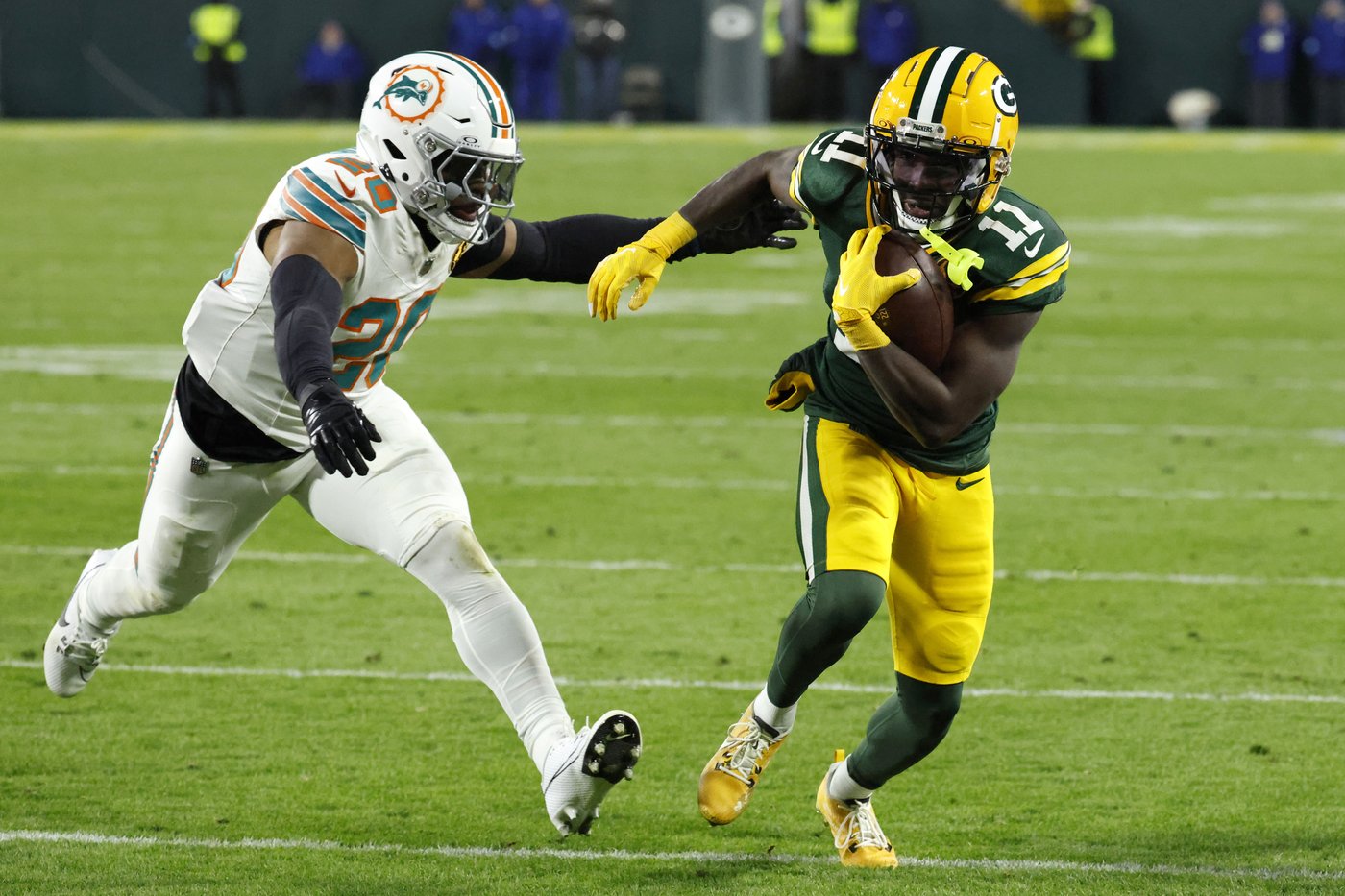 Love connects with Reed on 2 TDs as Packers use fast start to beat Dolphins 30-17 | iNFOnews.ca