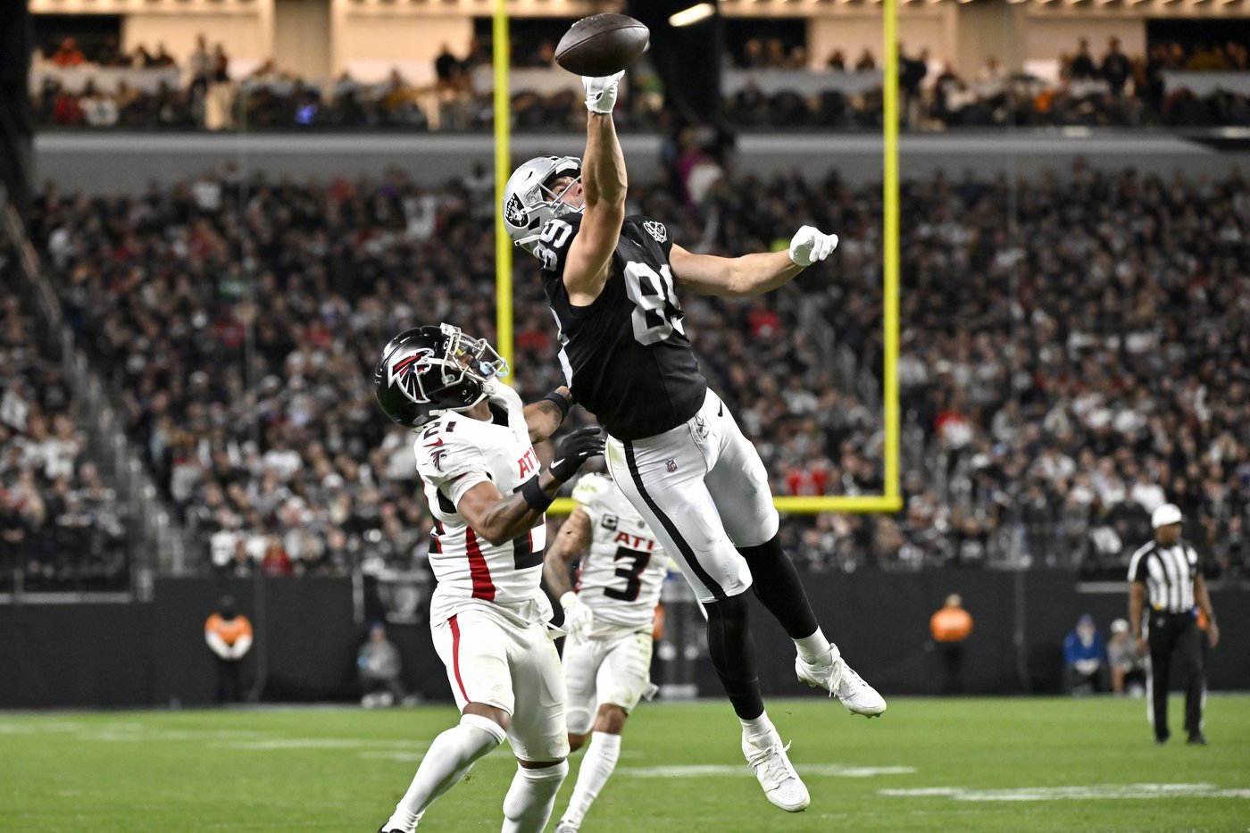 Raiders a slight favorite to end 10-game losing streak when the Jaguars visit | iNFOnews.ca Raiders a slight favorite to end 10-game losing streak when the Jaguars visit | iNFOnews.ca