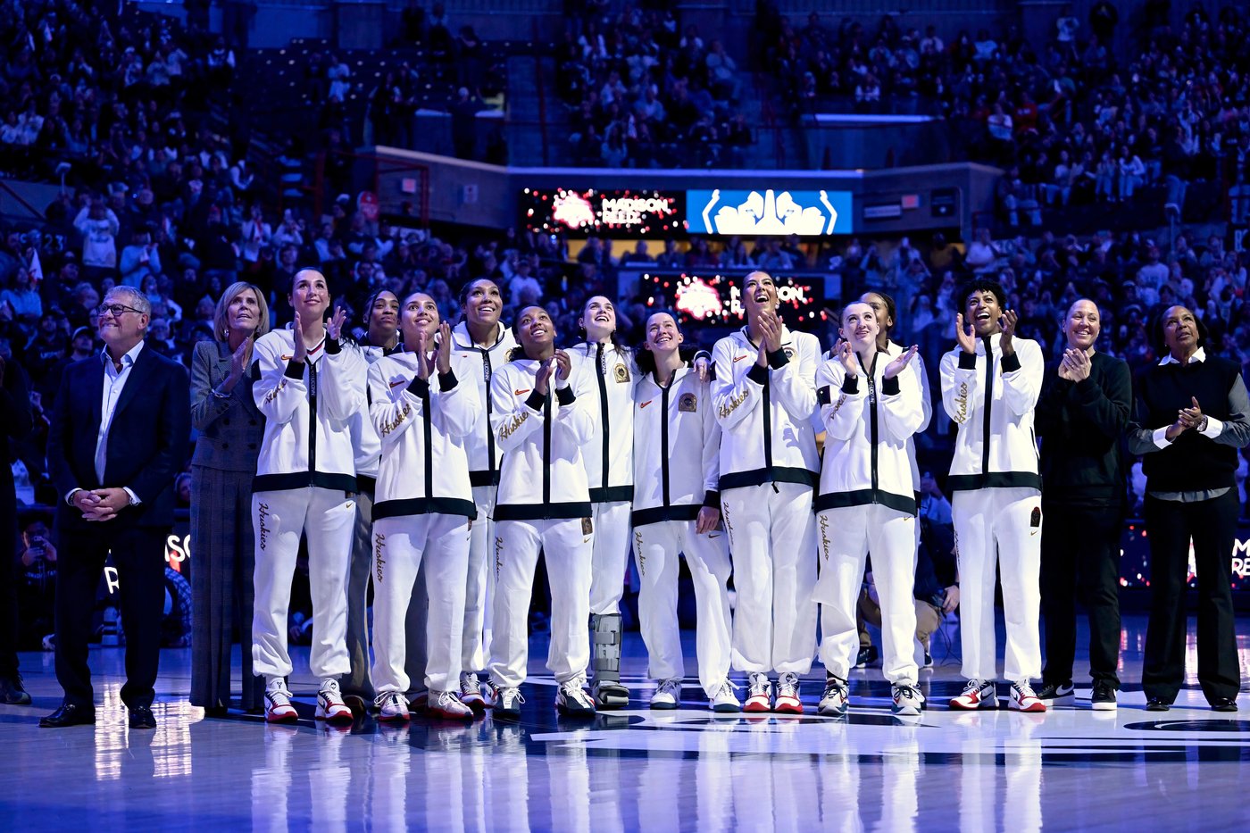 Fudd, Strong lead UConn past Florida State after unveiling the 2024-25 national championship banner | iNFOnews.ca