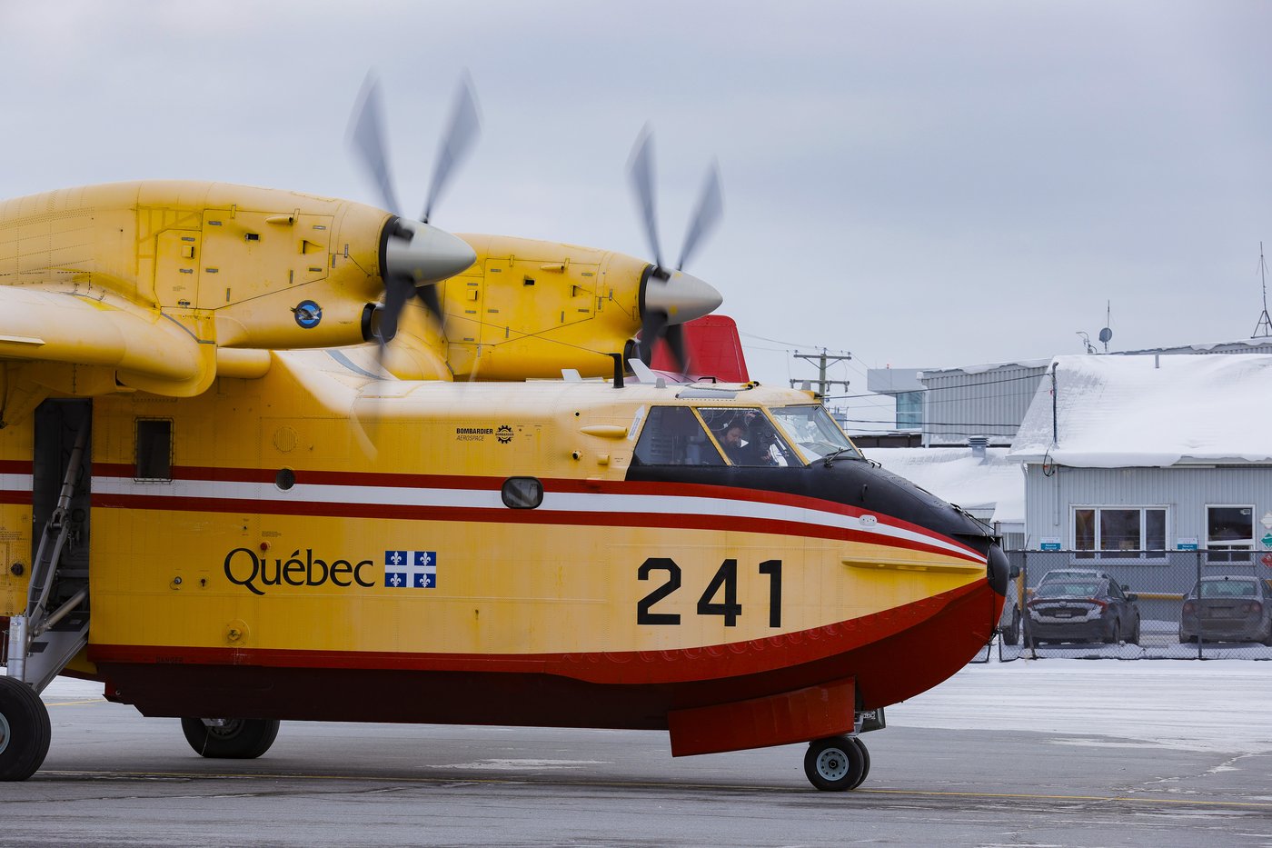 'Water's away': How Canadian helicopters and waterbombers are helping tame L.A. fires | iNFOnews.ca