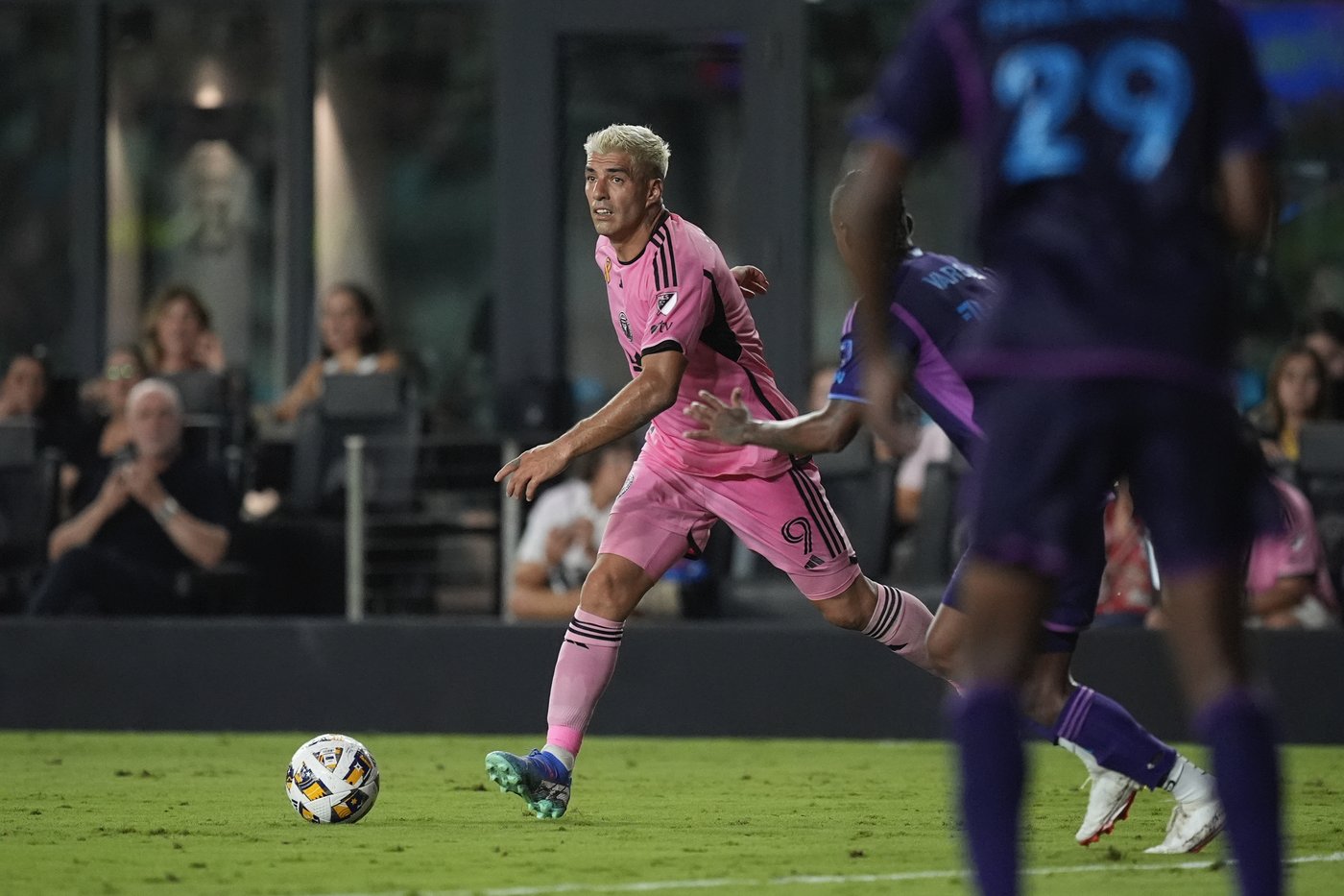 Luis Suarez criticizes Uruguay coach Bielsa for mistreating team at Copa America | iNFOnews.ca Luis Suarez criticizes Uruguay coach Bielsa for mistreating team at Copa America | iNFOnews.ca