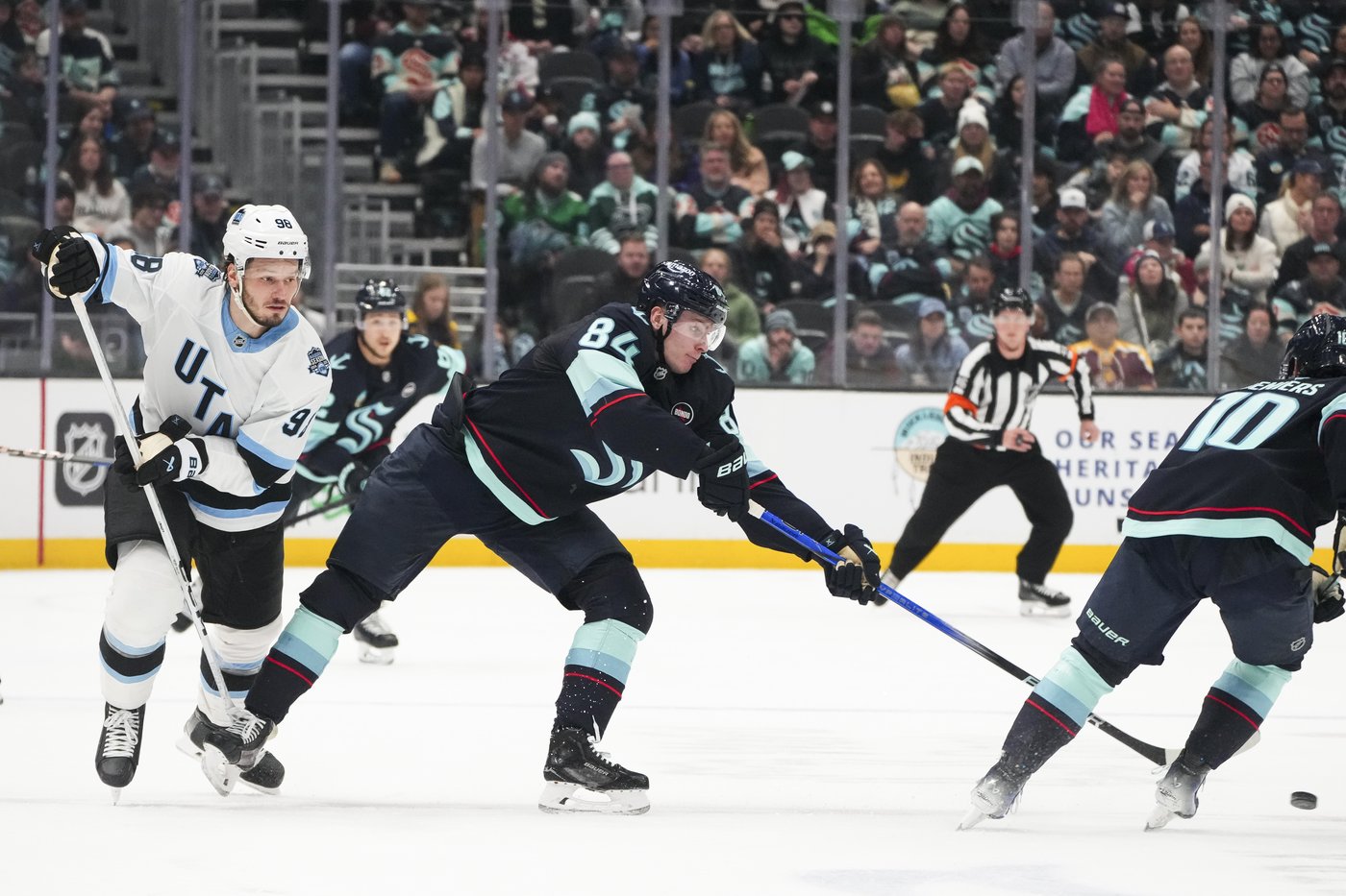 Kraken score 3 third-period goals in 5-2 win over Utah | iNFOnews.ca Kraken score 3 third-period goals in 5-2 win over Utah | iNFOnews.ca