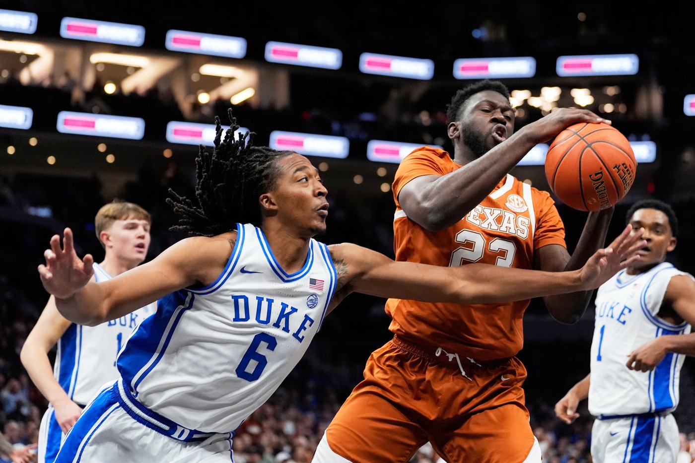 Evans, Boozer help No. 6 Duke overcome slow start and defeat Texas 75-60 in season opener | iNFOnews.ca Evans, Boozer help No. 6 Duke overcome slow start and defeat Texas 75-60 in season opener | iNFOnews.ca