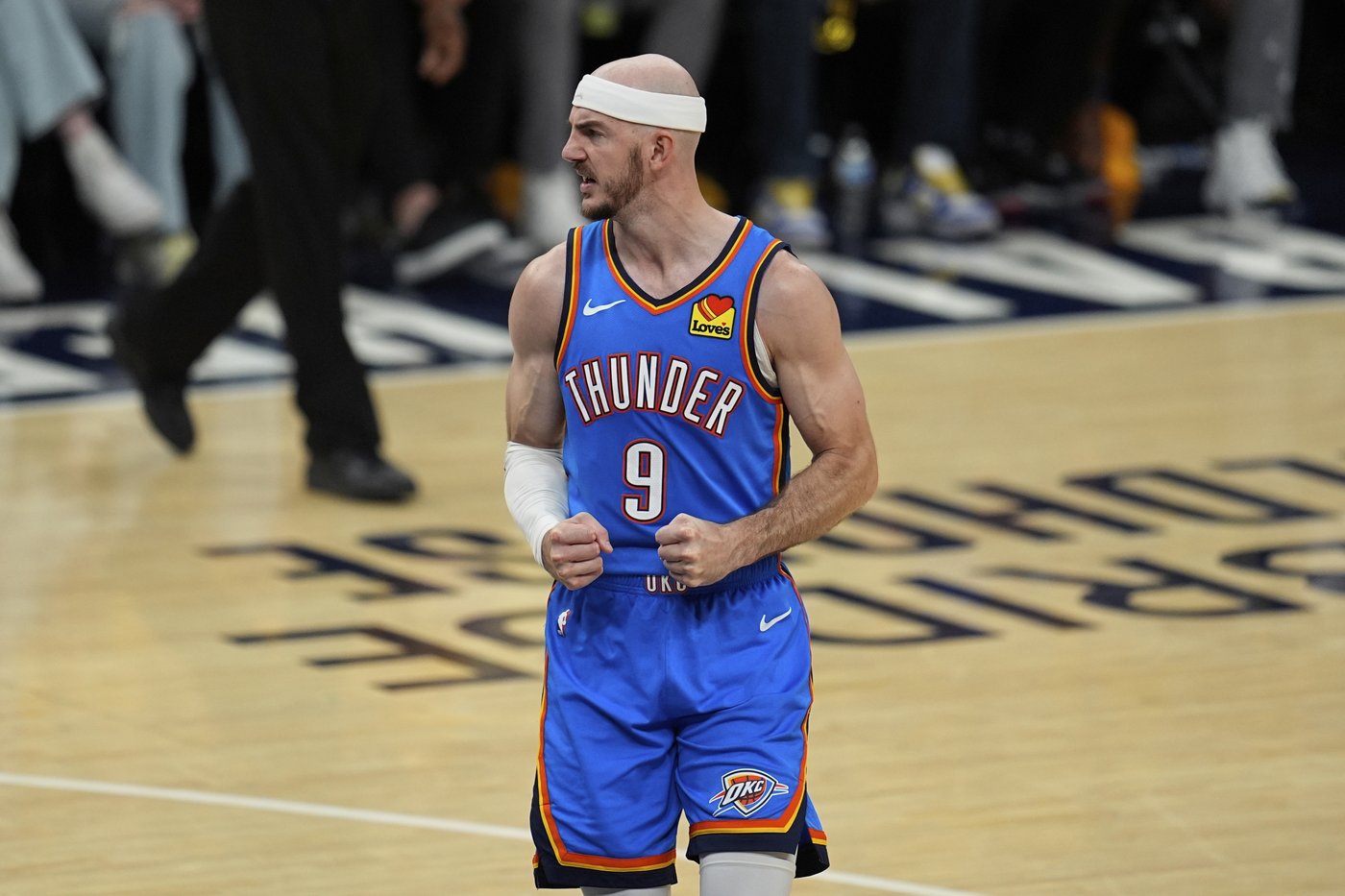 He's not Batman. He's Alex Caruso. And he's leading the Thunder in his own way in the NBA Finals | iNFOnews.ca He's not Batman. He's Alex Caruso. And he's leading the Thunder in his own way in the NBA Finals | iNFOnews.ca