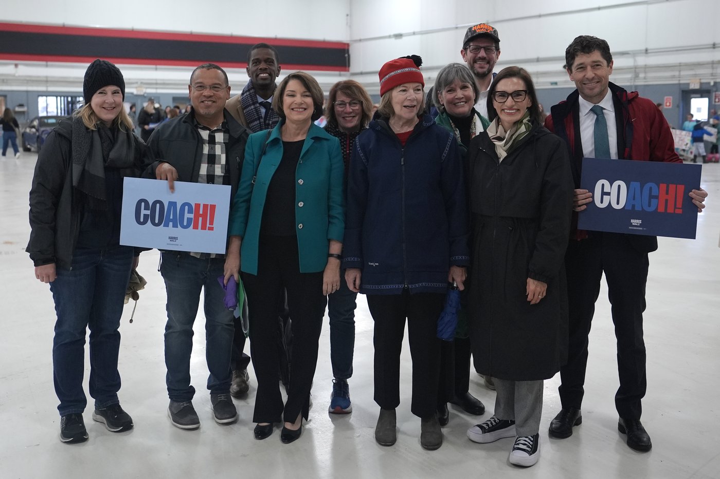 Democratic Sen. Amy Klobuchar of Minnesota wins 4th term, defeating ex-NBA player Royce White | iNFOnews.ca