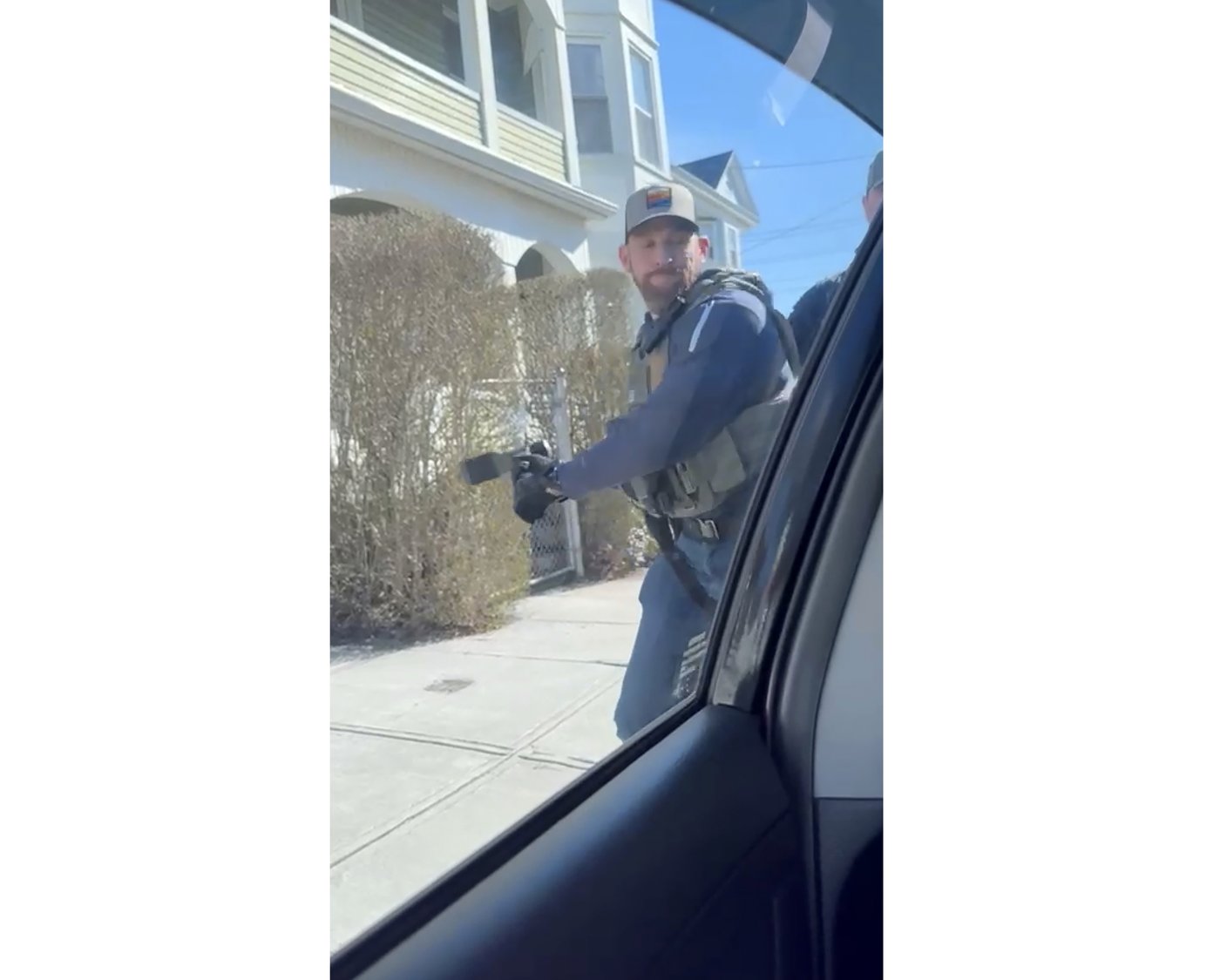 Family says ICE agents smashed car window in seizing Guatemalan man who's seeking asylum | iNFOnews.ca