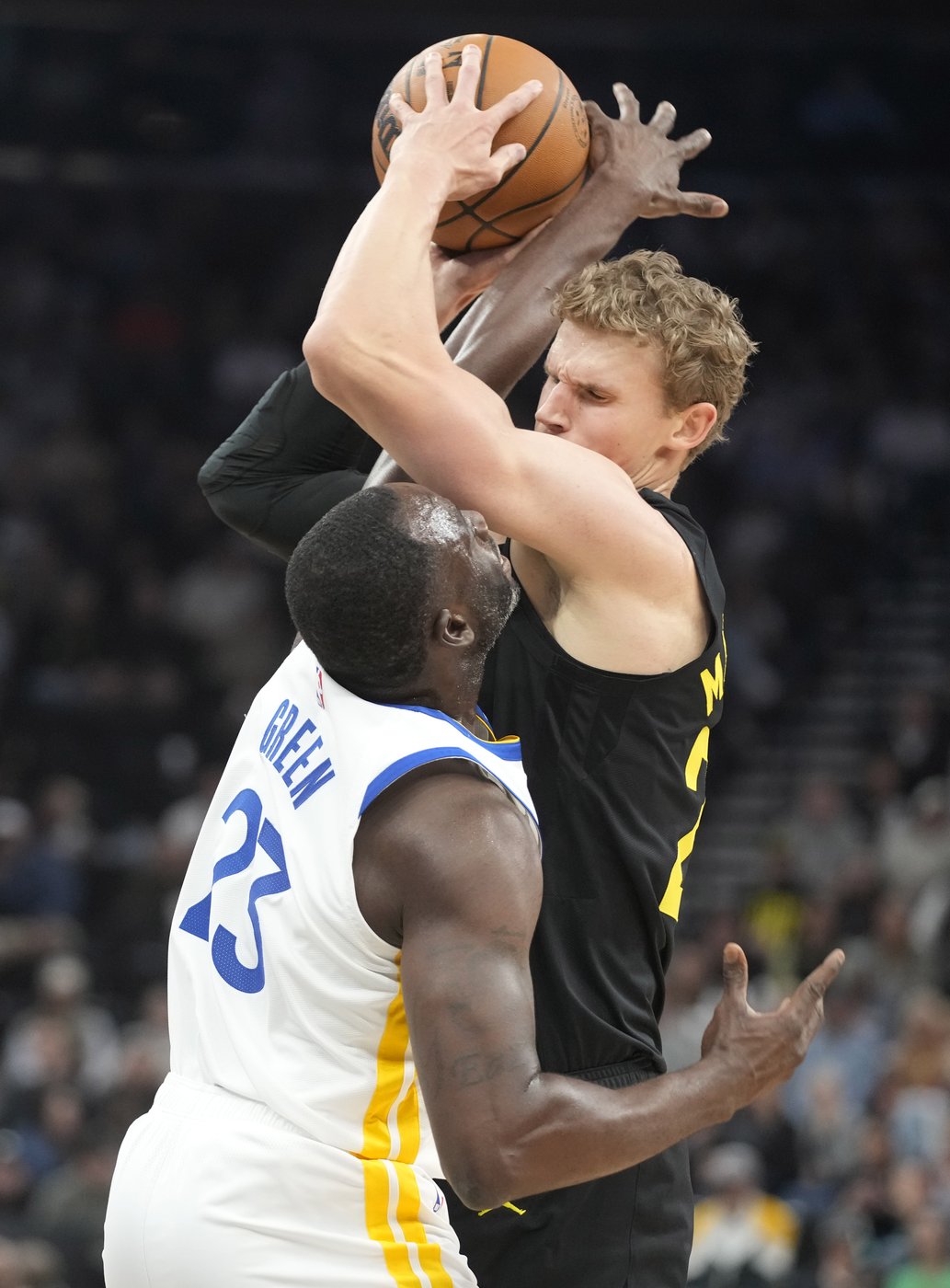Buddy Hield scores 27 points to help the Warriors coast past the Jazz, 127-86 | iNFOnews.ca