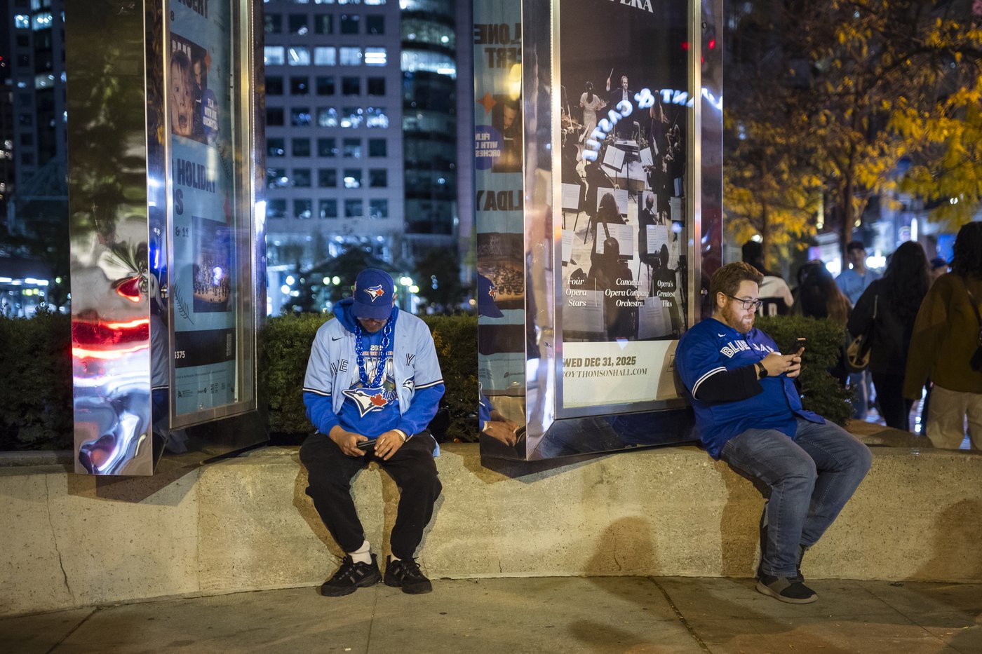 'We almost had it': Blue Jays fans stunned after Dodgers win World Series in Game 7 | iNFOnews.ca