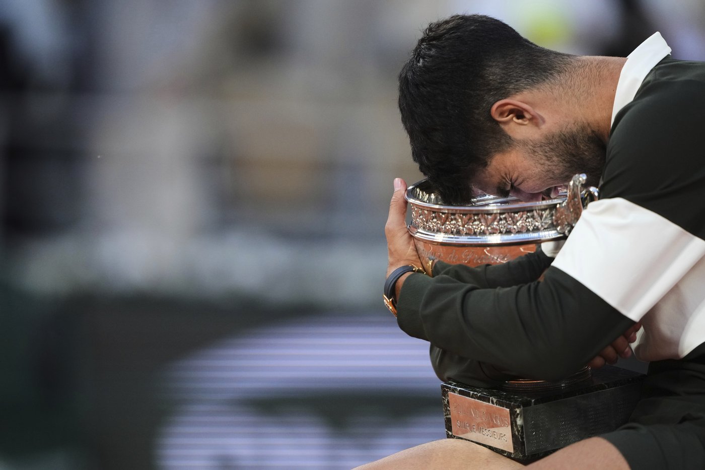Alcaraz produces another major comeback to win French Open final in five-set thriller against Sinner | iNFOnews.ca Alcaraz produces another major comeback to win French Open final in five-set thriller against Sinner | iNFOnews.ca