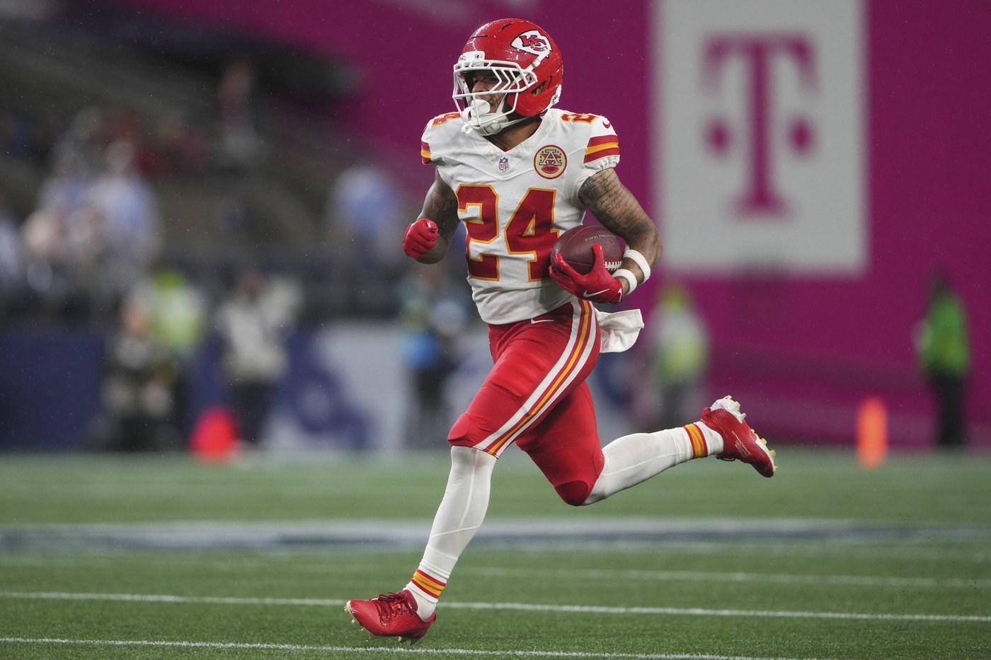 49ers trade for Chiefs receiver Skyy Moore, AP source says | iNFOnews.ca 49ers trade for Chiefs receiver Skyy Moore, AP source says | iNFOnews.ca