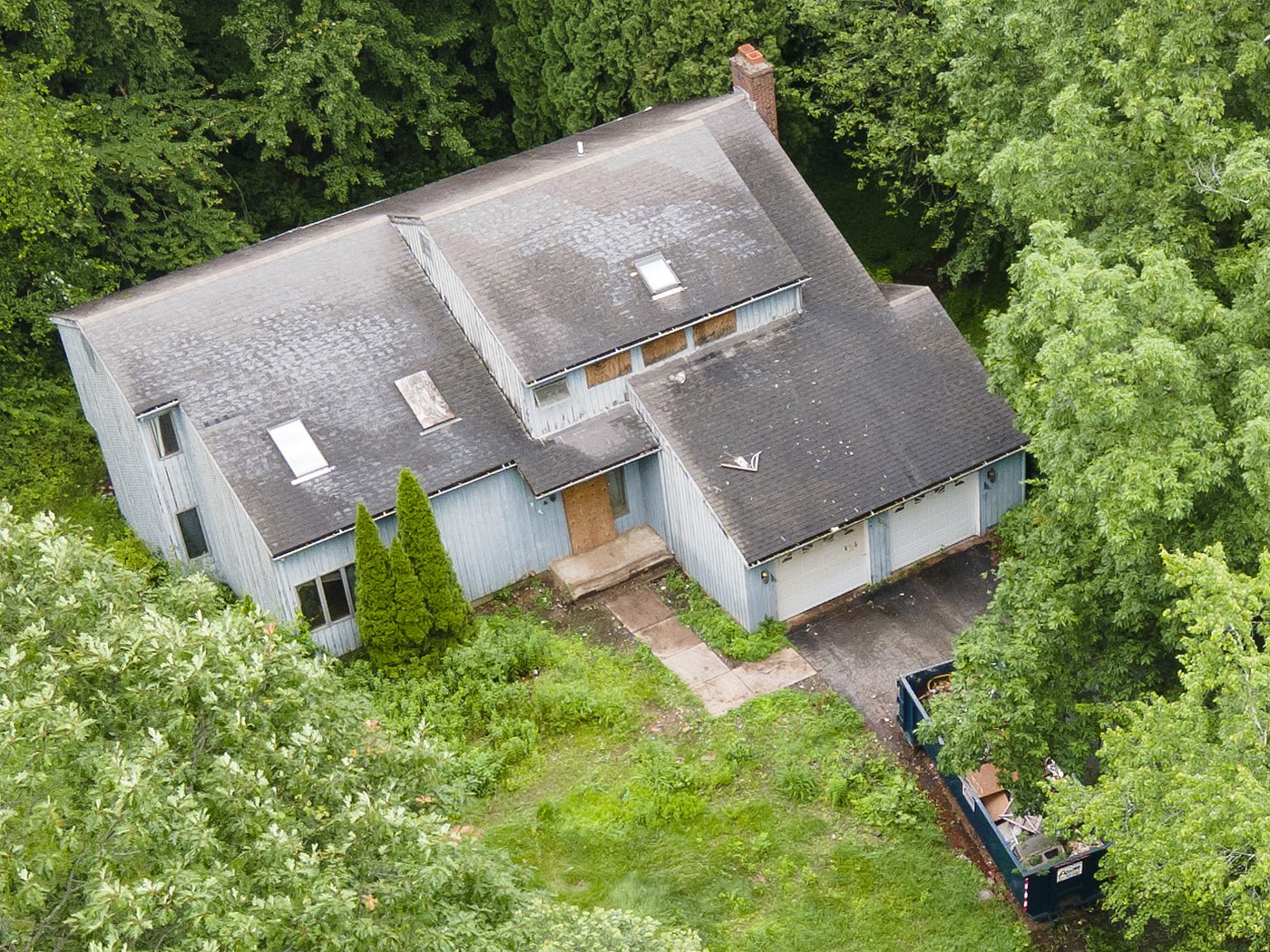 Retired detective found dead in hoarding conditions in Connecticut, months after she went missing | iNFOnews.ca
