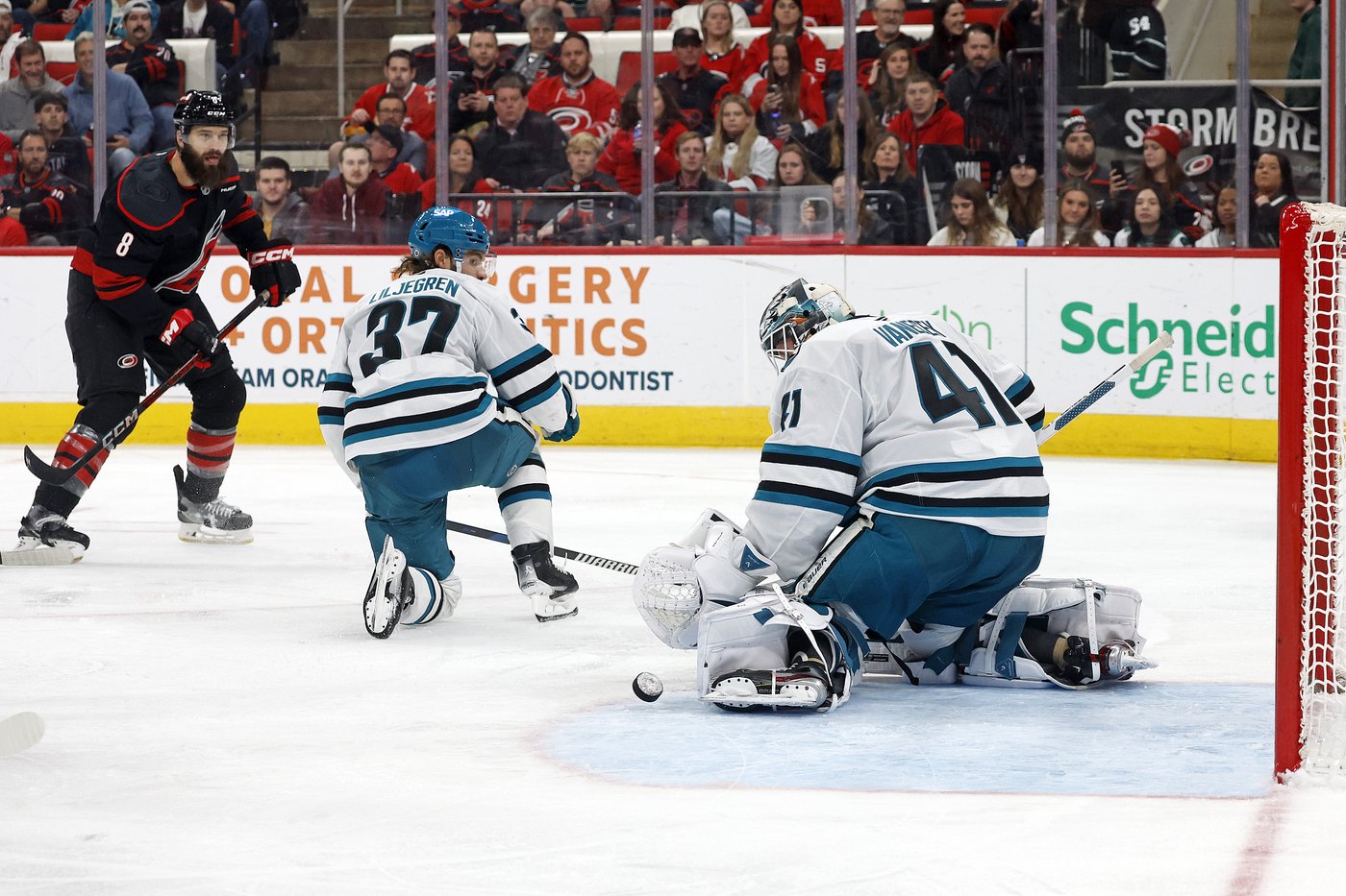 Jalen Chatfield scores in 3rd period as the Hurricanes beat the Sharks 3-2 | iNFOnews.ca Jalen Chatfield scores in 3rd period as the Hurricanes beat the Sharks 3-2 | iNFOnews.ca
