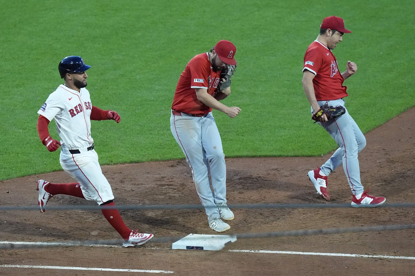 Angels manufacture a run in 10th inning to beat Red Sox, 4-3 | iNFOnews.ca Angels manufacture a run in 10th inning to beat Red Sox, 4-3 | iNFOnews.ca