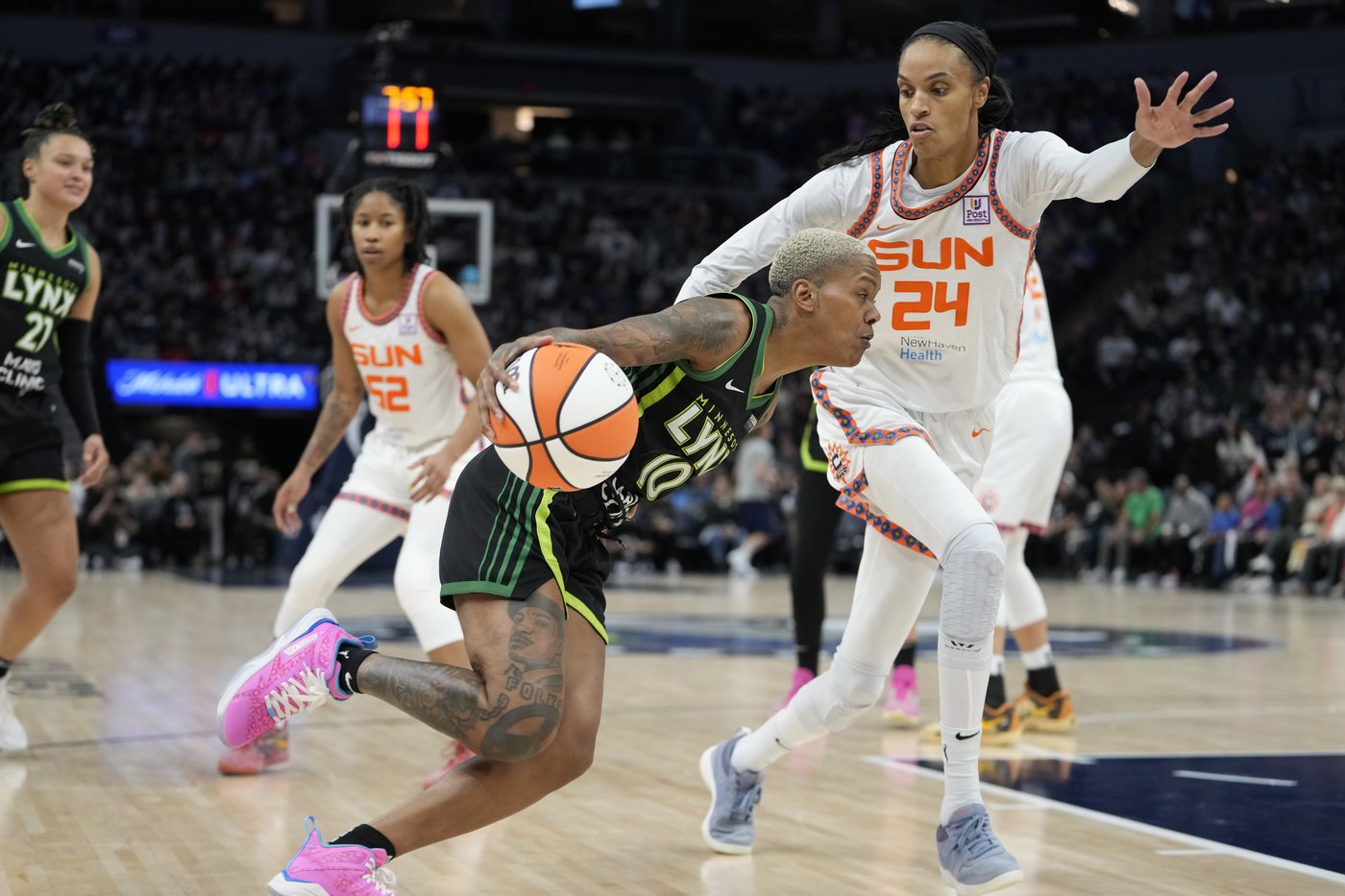 Lynx return to finals with 88-77 win over Sun in Game 5 behind Collier's 27 points, 11 rebounds | iNFOnews.ca