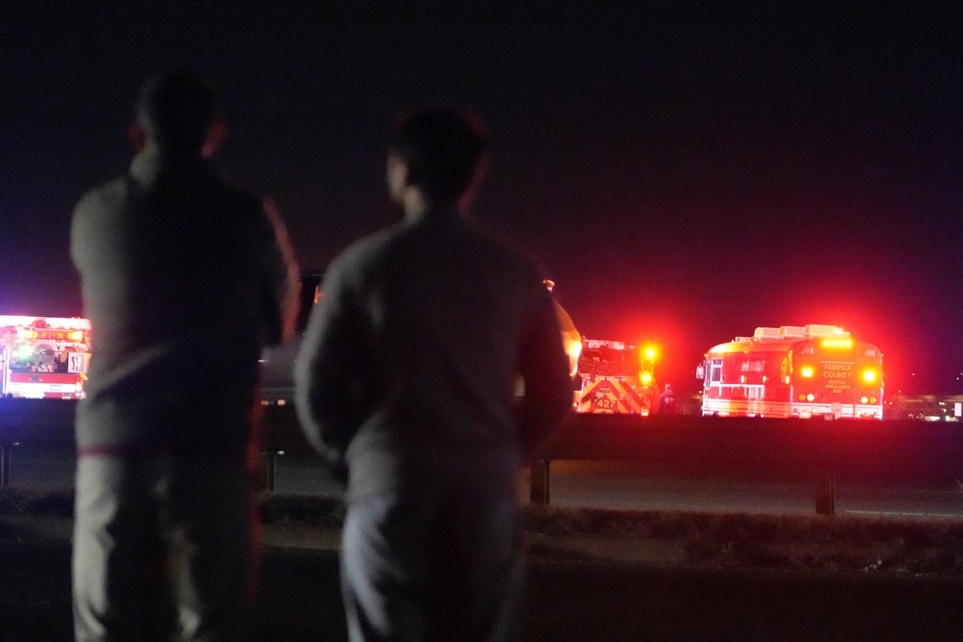 Passenger jet with 64 aboard collides with Army helicopter while landing at Reagan Airport near DC | iNFOnews.ca Passenger jet with 64 aboard collides with Army helicopter while landing at Reagan Airport near DC | iNFOnews.ca