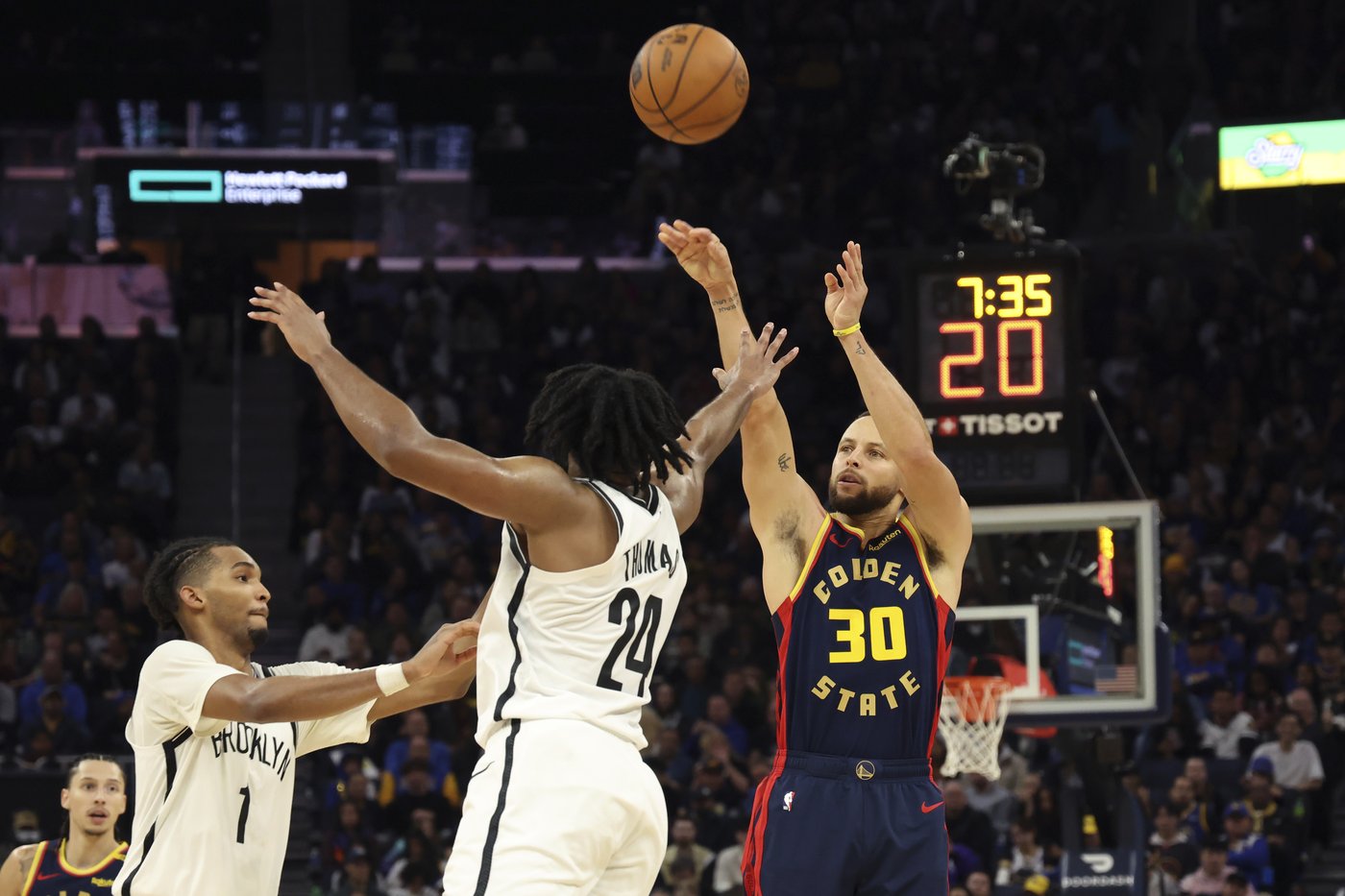 Stephen Curry to miss Warriors' showdown against Thunder with pain in both knees | iNFOnews.ca Stephen Curry to miss Warriors' showdown against Thunder with pain in both knees | iNFOnews.ca