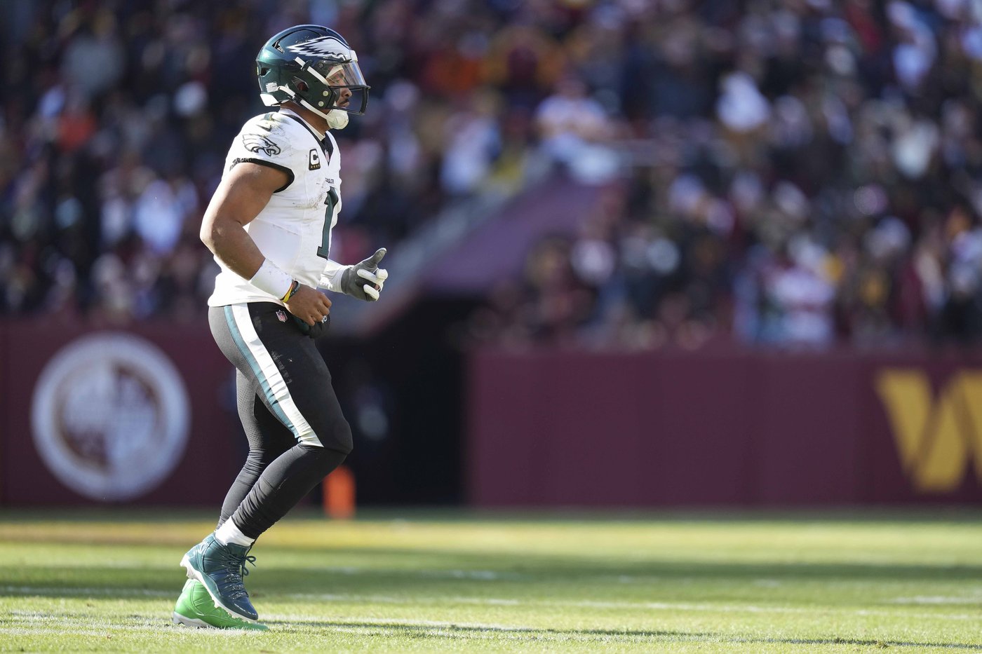 Eagles try to clinch NFC East title with Hurts' head injury looming large | iNFOnews.ca Eagles try to clinch NFC East title with Hurts' head injury looming large | iNFOnews.ca