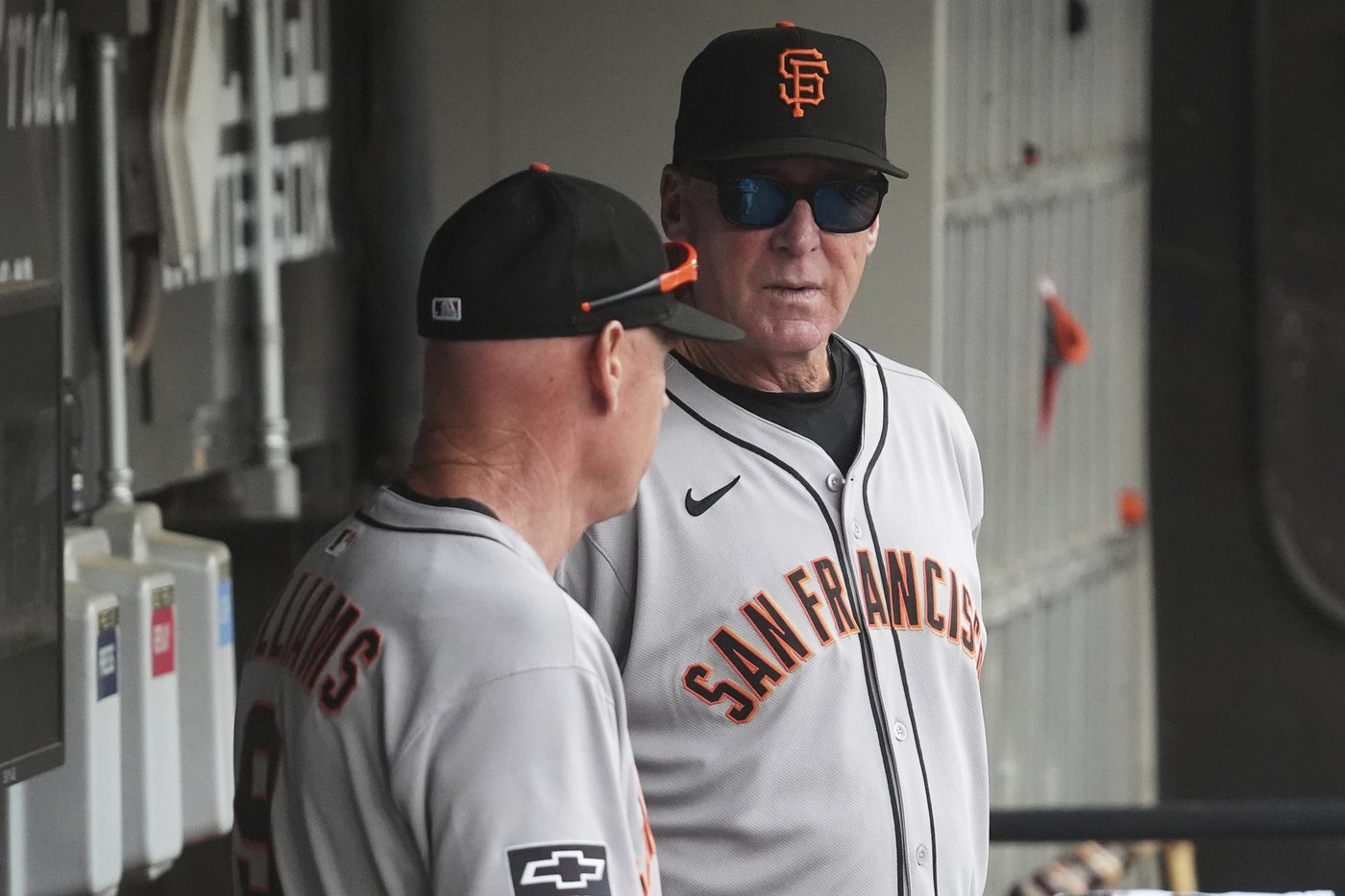 Giants exercise contract option on manager Bob Melvin for the 2026 season | iNFOnews.ca