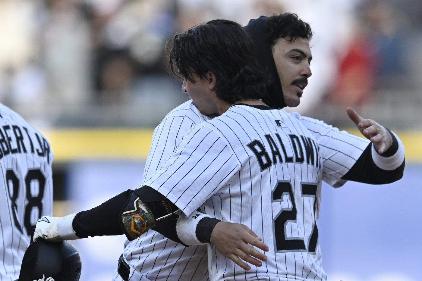 Baldwin's pinch-hit single in 9th lifts White Sox over Red Sox 3-2 | iNFOnews.ca