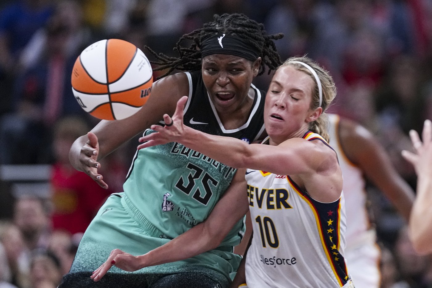 Ionescu's late free throws secure Liberty's 90-88 win over Fever | iNFOnews.ca