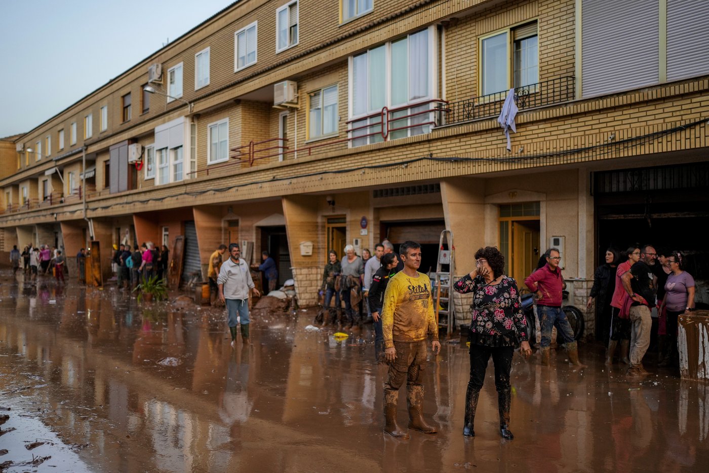 At least 95 people die in devastating flash floods in Spain | iNFOnews.ca At least 95 people die in devastating flash floods in Spain | iNFOnews.ca