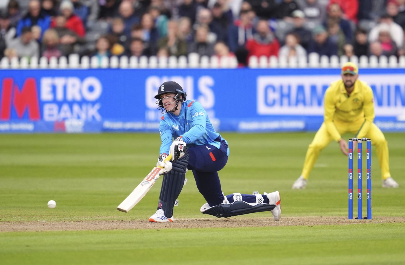 Australia clinches one-day cricket series 3-2 after rain arrives too late for England | iNFOnews.ca