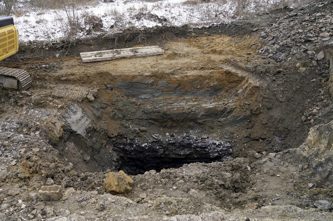 Efforts continue to stabilize area where Pennsylvania woman fell to her death in sinkhole | iNFOnews.ca Efforts continue to stabilize area where Pennsylvania woman fell to her death in sinkhole | iNFOnews.ca