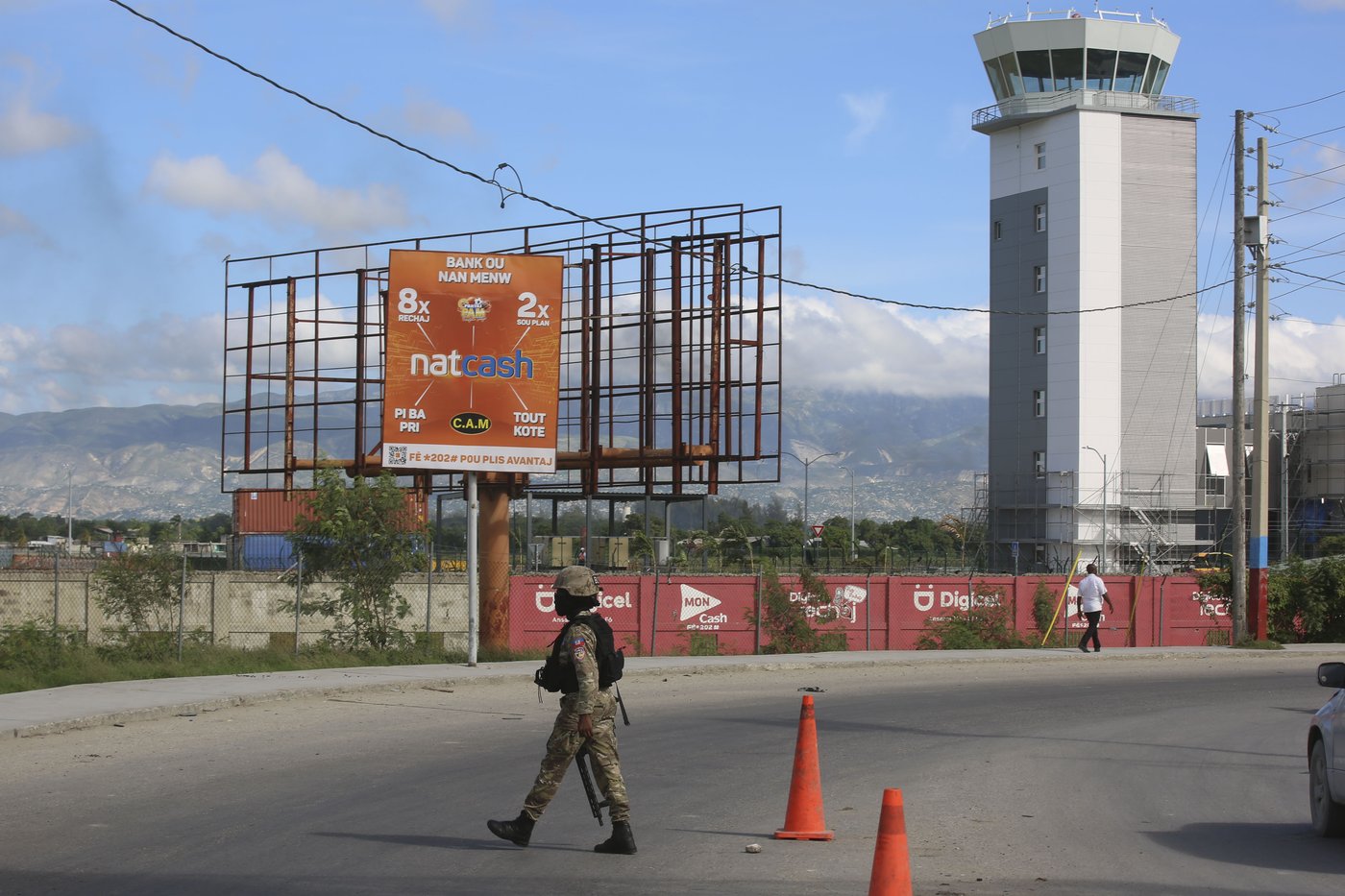 US prohibits airlines from flying to Haiti and UN suspends flights after planes were shot by gangs | iNFOnews.ca US prohibits airlines from flying to Haiti and UN suspends flights after planes were shot by gangs | iNFOnews.ca