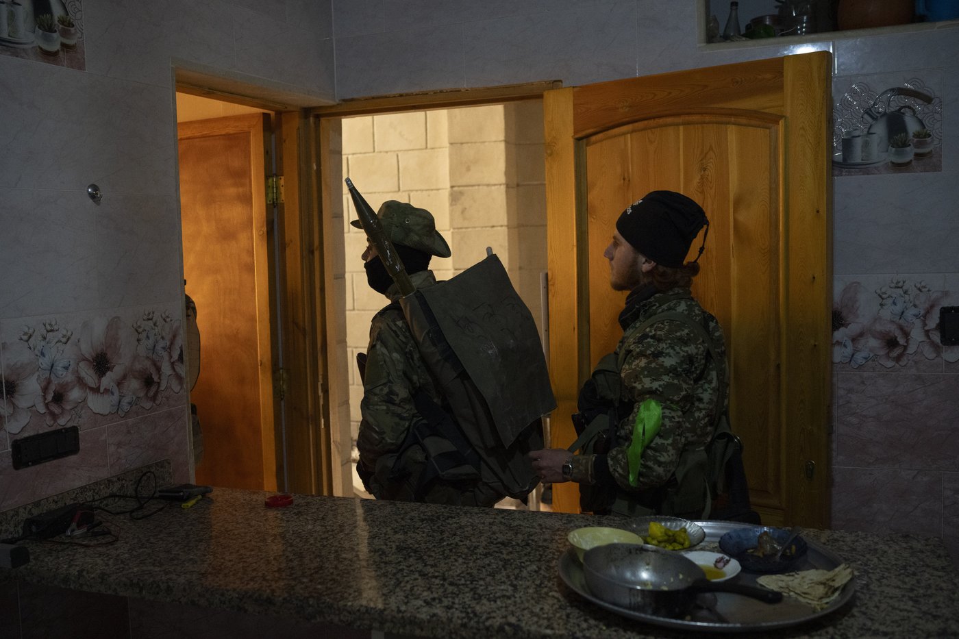 AP PHOTOS: Syria's new security forces conduct sweeps in Homs, looking for ousted Assad's loyalists | iNFOnews.ca