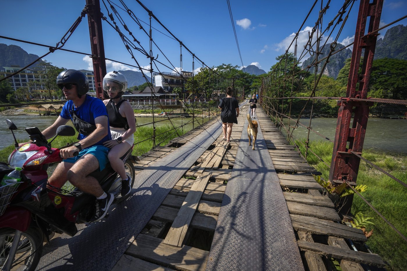 Deadly alcohol poisoning casts shadow over the Laotian backpacker town | iNFOnews.ca Deadly alcohol poisoning casts shadow over the Laotian backpacker town | iNFOnews.ca