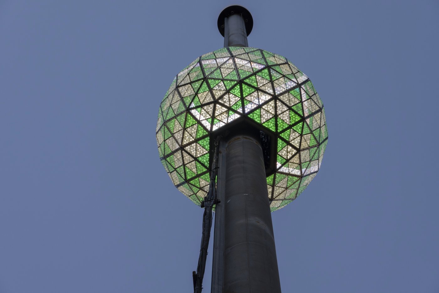 Times Square ball takes final test for New Year's Eve | iNFOnews.ca Times Square ball takes final test for New Year's Eve | iNFOnews.ca