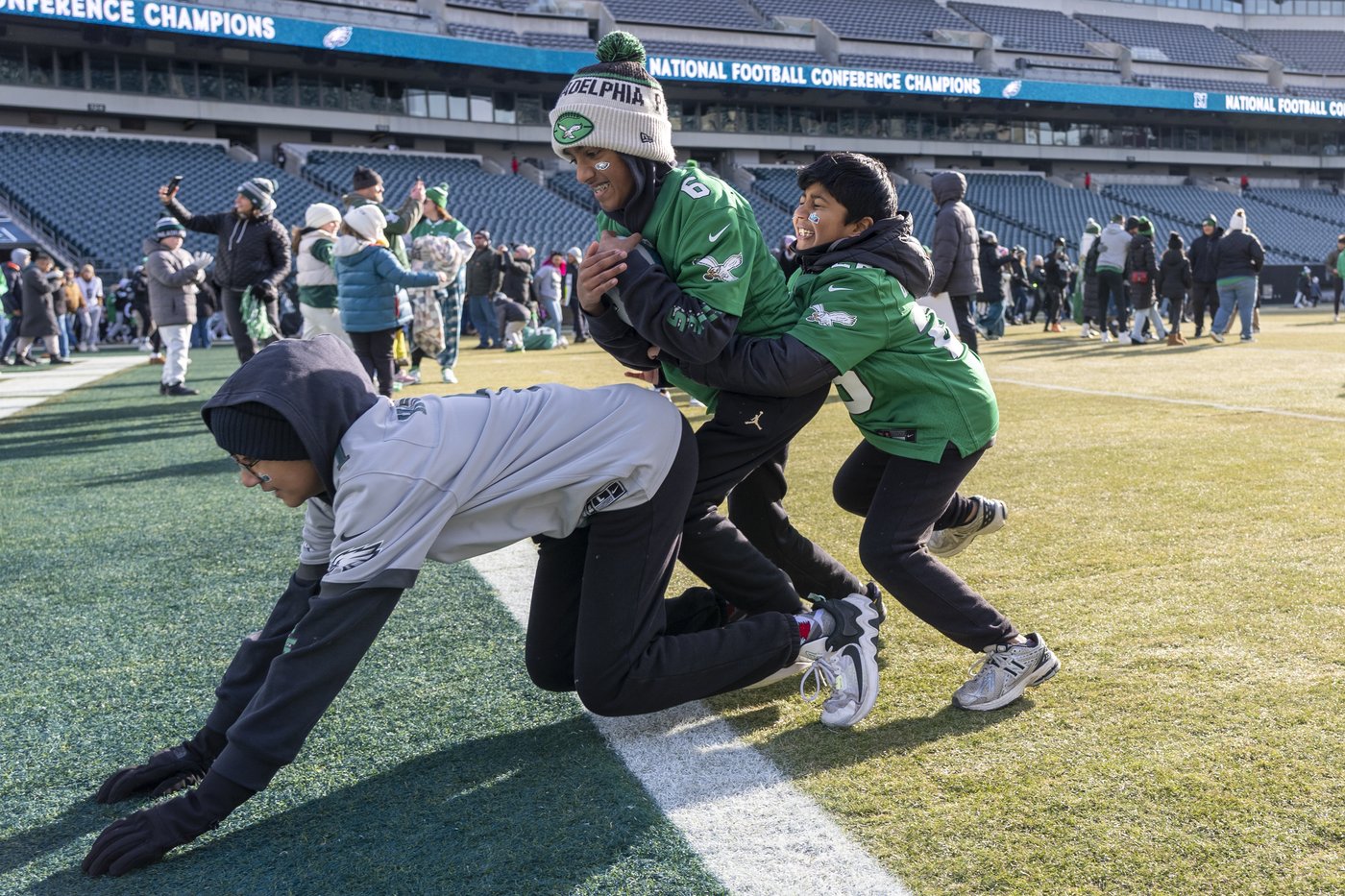 The tush push has been unstoppable for the Eagles. The Chiefs think they have an answer | iNFOnews.ca
