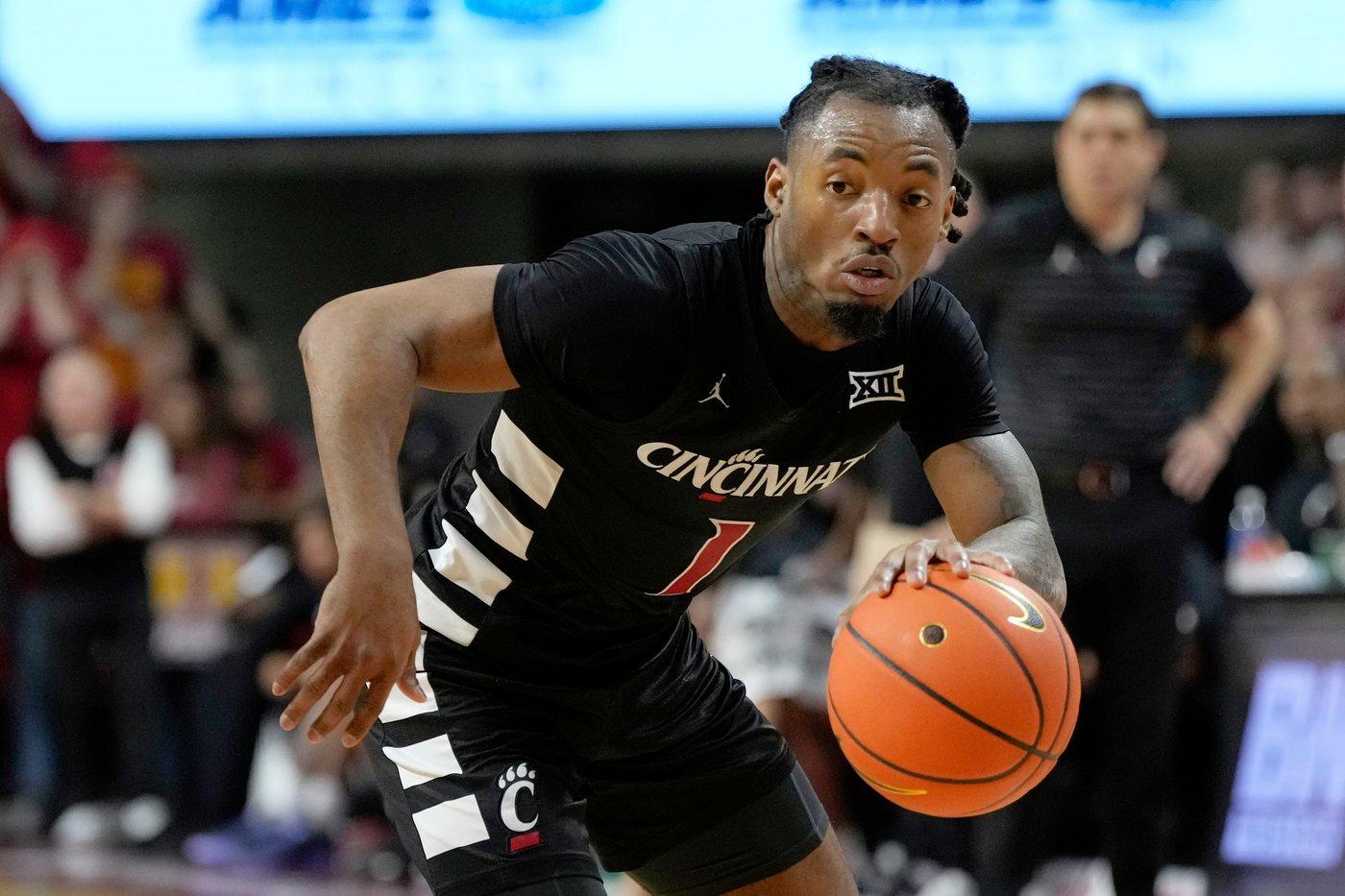 Cincinnati goes into season with primarily new roster as it looks to contend in Big 12 | iNFOnews.ca Cincinnati goes into season with primarily new roster as it looks to contend in Big 12 | iNFOnews.ca