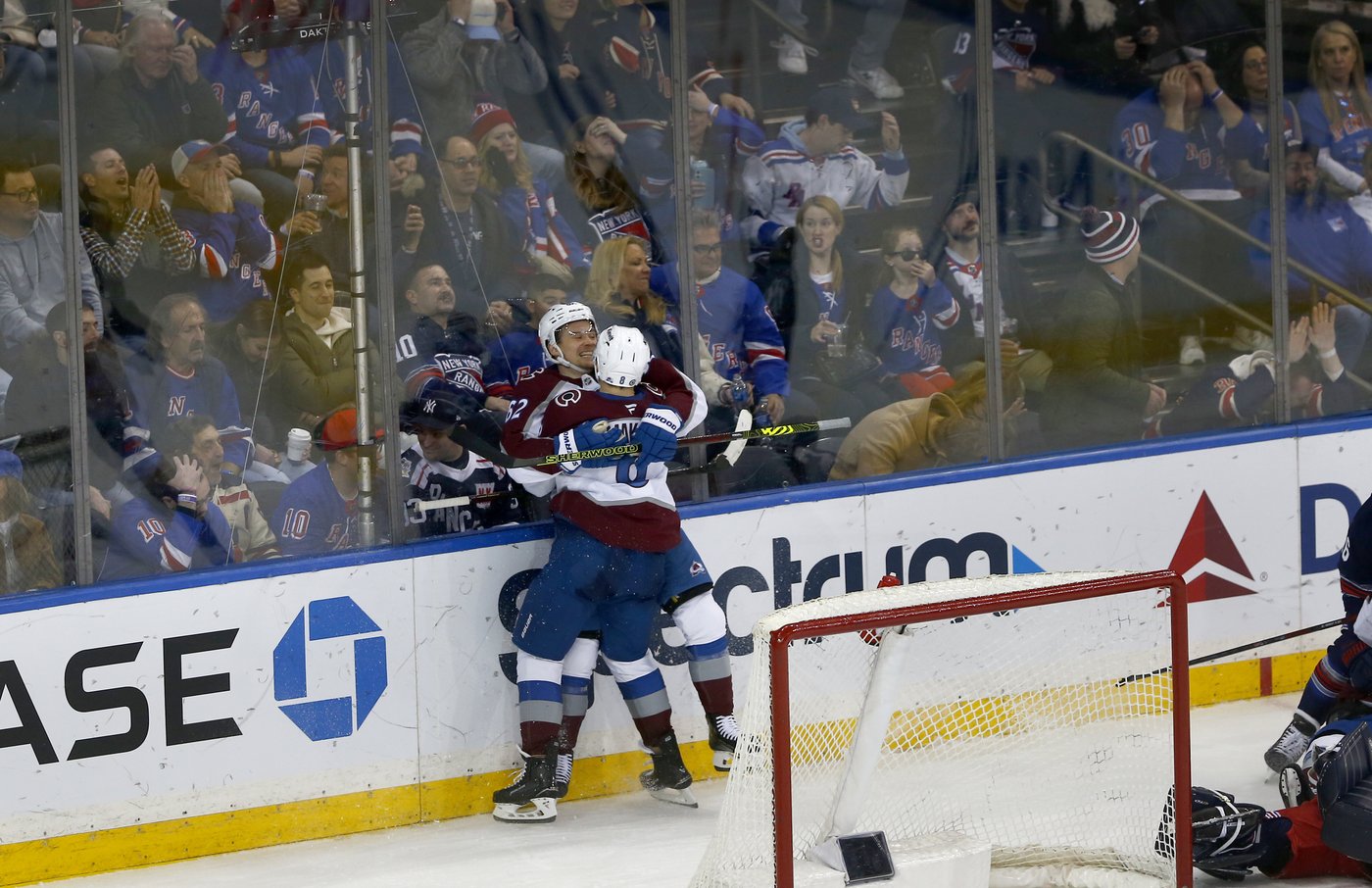 NHL roundup: Lehkonen's last-second goal lifts Avalanche past Rangers 5-4 | iNFOnews.ca