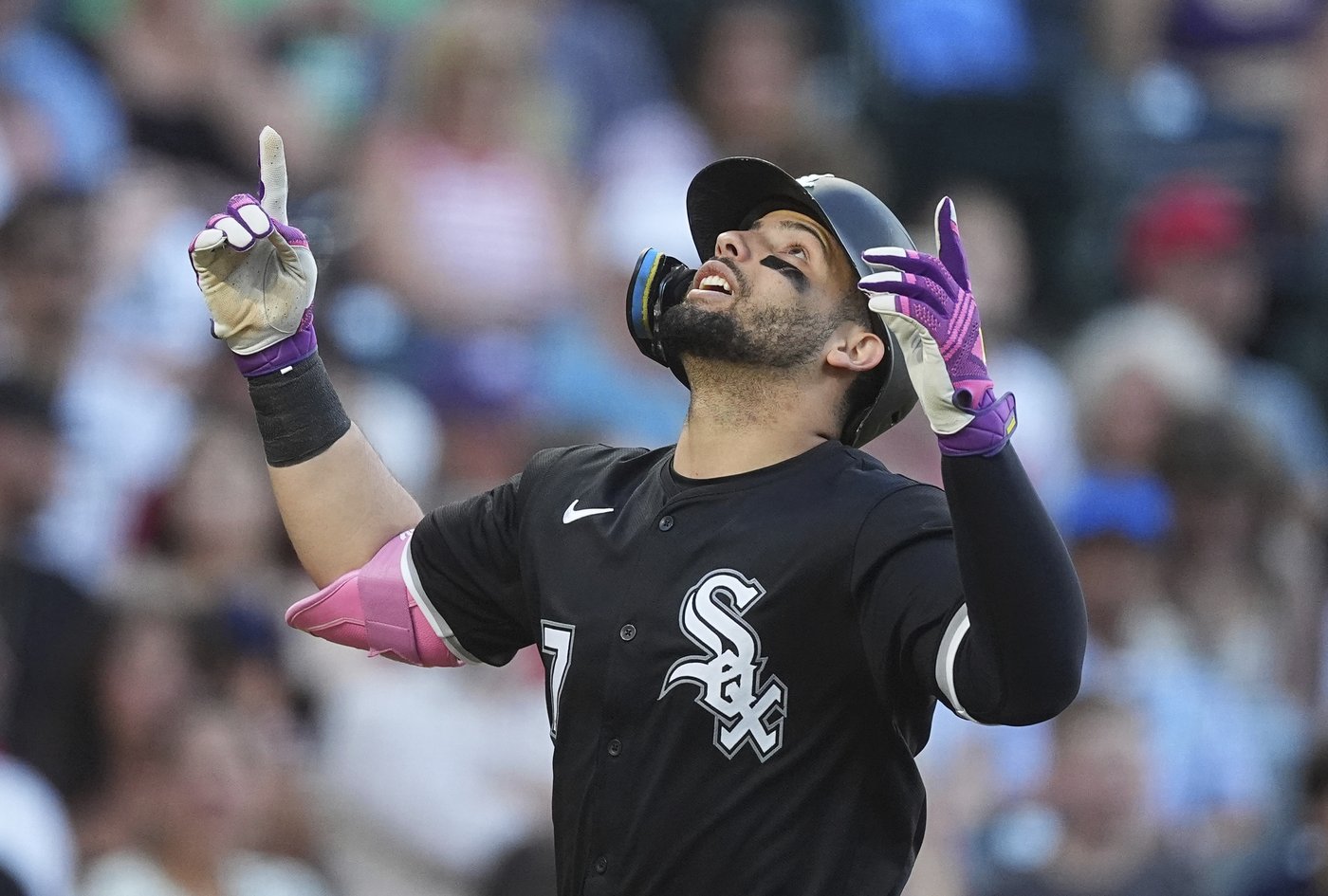 Quero hits 1st homer to back Houser's gem as White Sox edge Rockies in matchup of MLB's worst | iNFOnews.ca