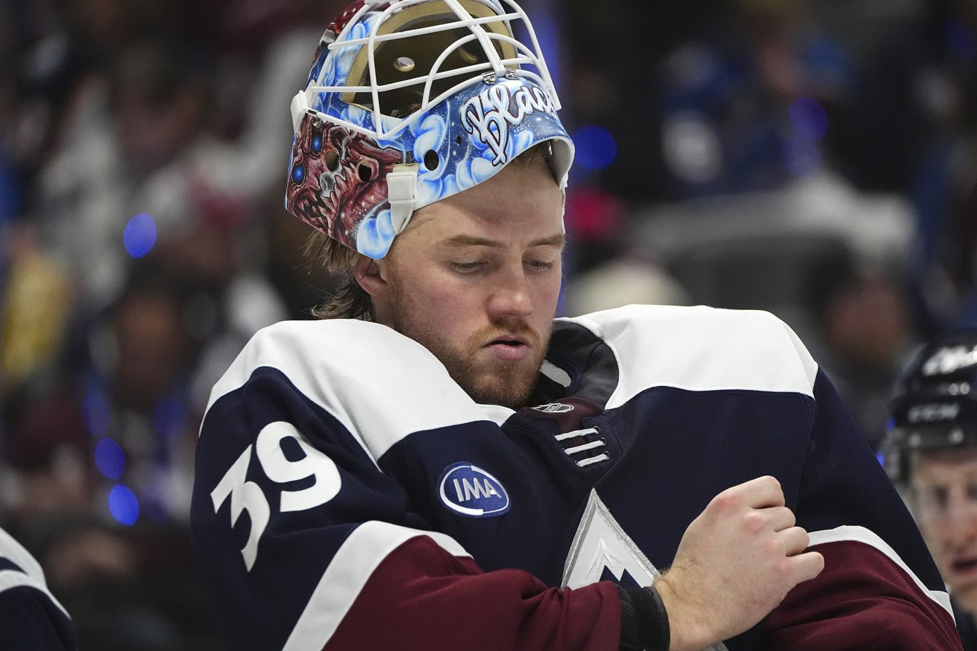 Mittelstadt leads Avalanche past NHL-leading Jets 5-2 | iNFOnews.ca