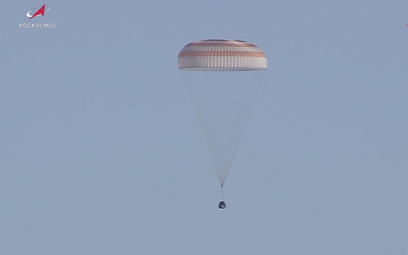 A Soyuz capsule with 2 Russians and 1 American from the International Space Station returns to Earth | iNFOnews.ca A Soyuz capsule with 2 Russians and 1 American from the International Space Station returns to Earth | iNFOnews.ca