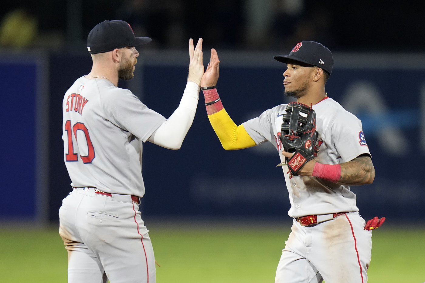 Story hits go-ahead single in 9th and Red Sox top Rays 6-3 to keep pace in playoff chase | iNFOnews.ca