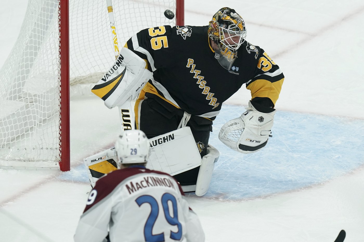 Rantanen records hat trick in 600th game and adds two assists as the Avalanche drill Pittsburgh 6-2 | iNFOnews.ca Rantanen records hat trick in 600th game and adds two assists as the Avalanche drill Pittsburgh 6-2 | iNFOnews.ca