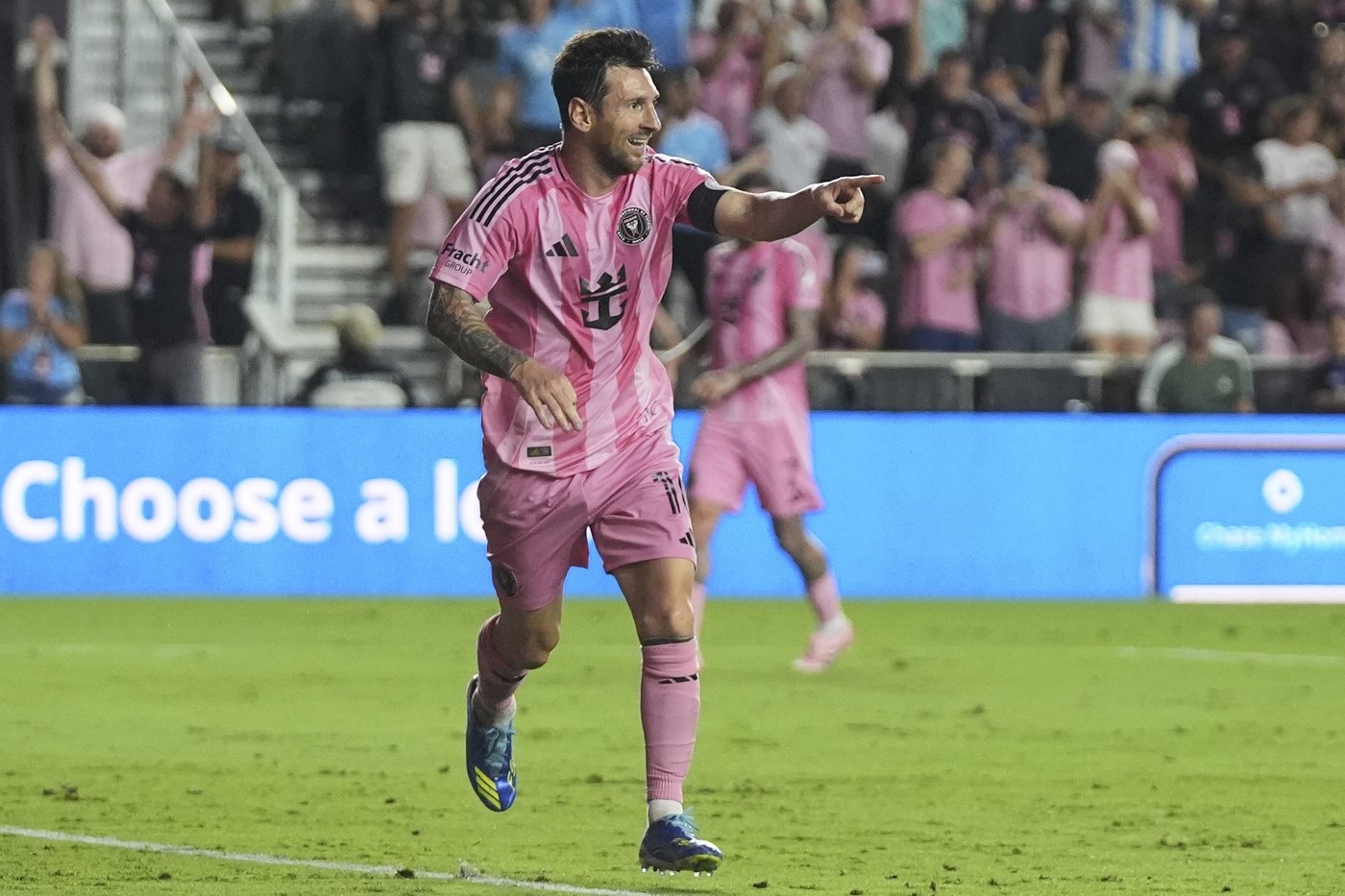 Messi's visit to Toronto makes for scarce — and expensive — tickets at BMO Field | iNFOnews.ca