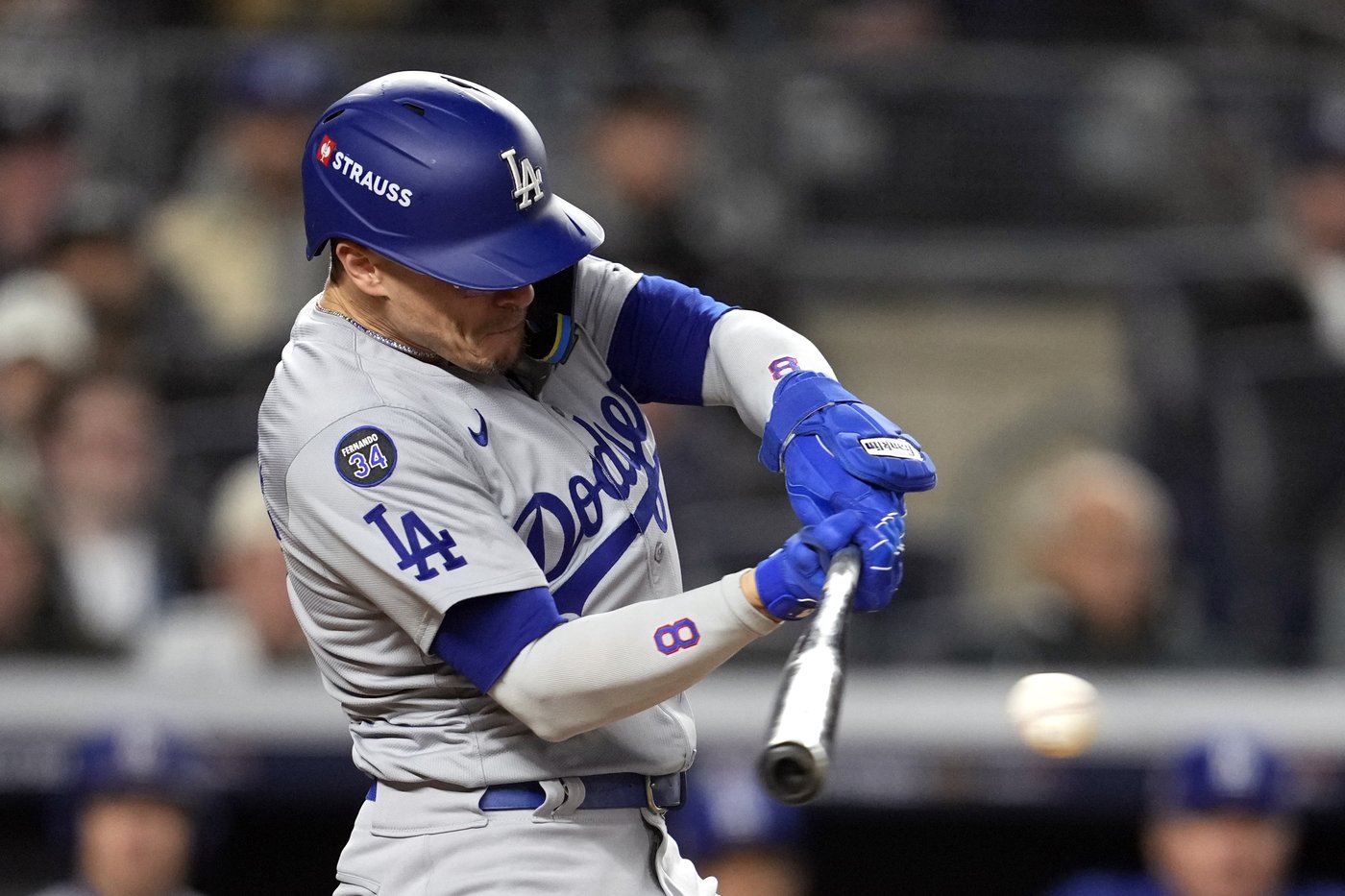 Freeman, Buehler lead Dodgers past slumping Yankees 4-2, take 3-0 lead in World Series | iNFOnews.ca
