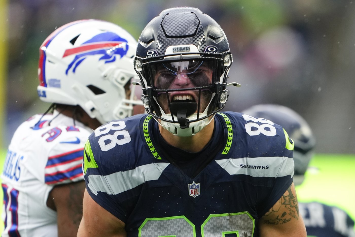 Josh Allen throws 2 TD passes and the Bills cruise past the Seahawks 31-10 | iNFOnews.ca