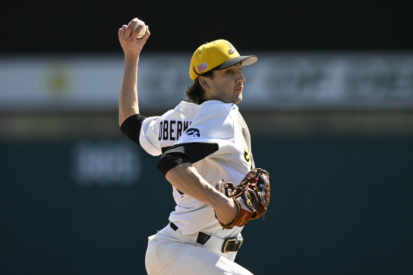 College baseball notebook: Surprising Hawkeyes ride strong hitting and pitching to top of Big Ten | iNFOnews.ca