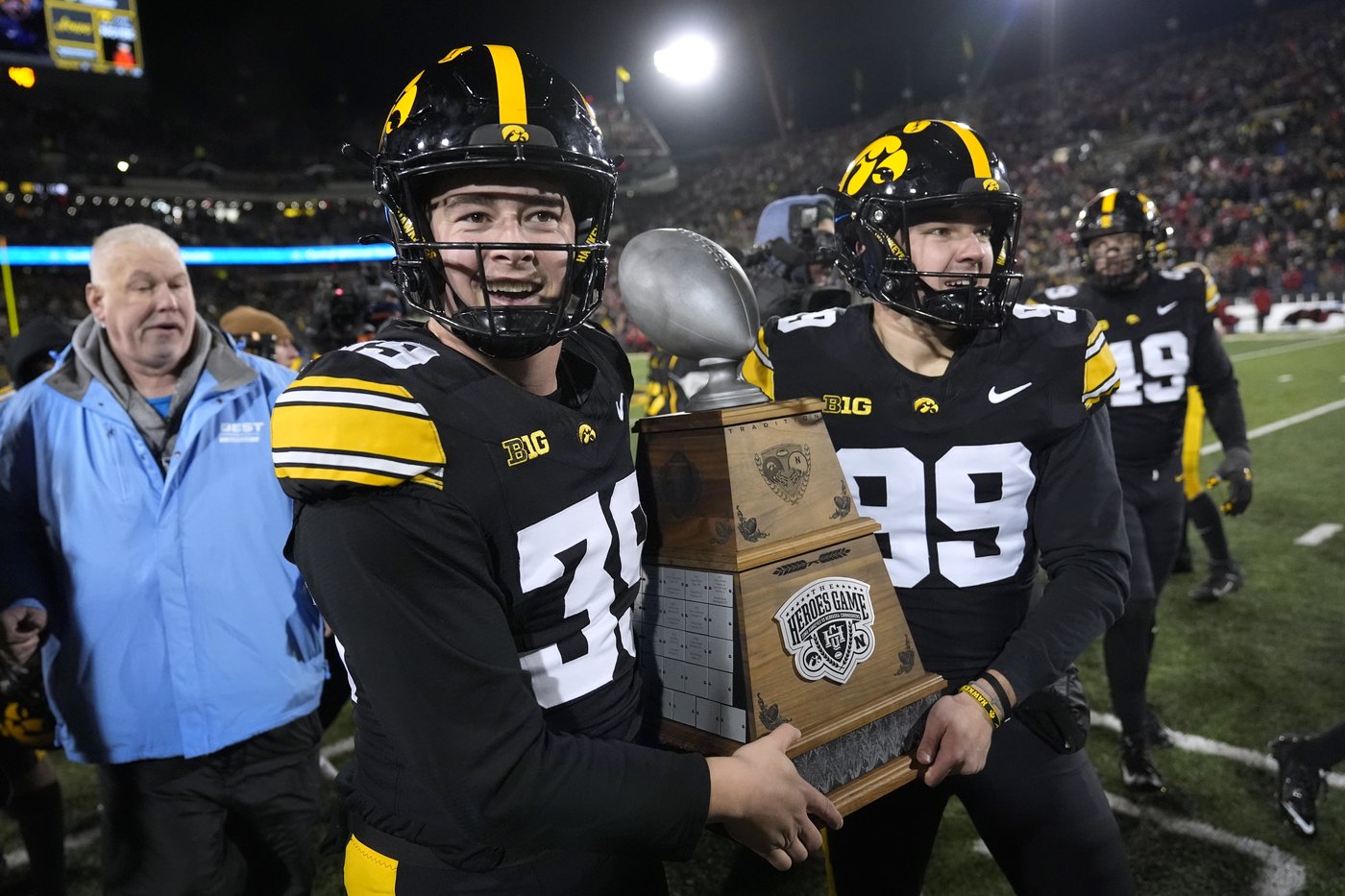 Drew Stevens' 53-yard field goal lifts Iowa over Nebraska 13-10 | iNFOnews.ca Drew Stevens' 53-yard field goal lifts Iowa over Nebraska 13-10 | iNFOnews.ca